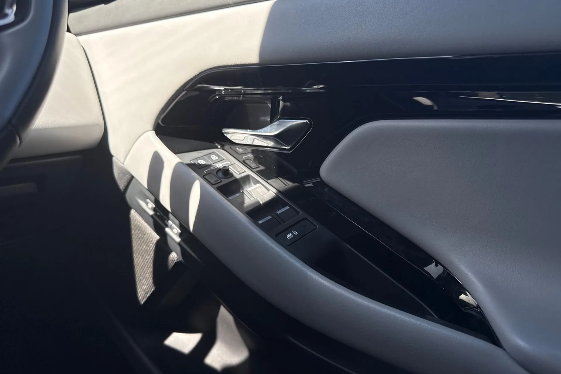 LAND ROVER RANGE ROVER EVOQUE thumbnail image number 44