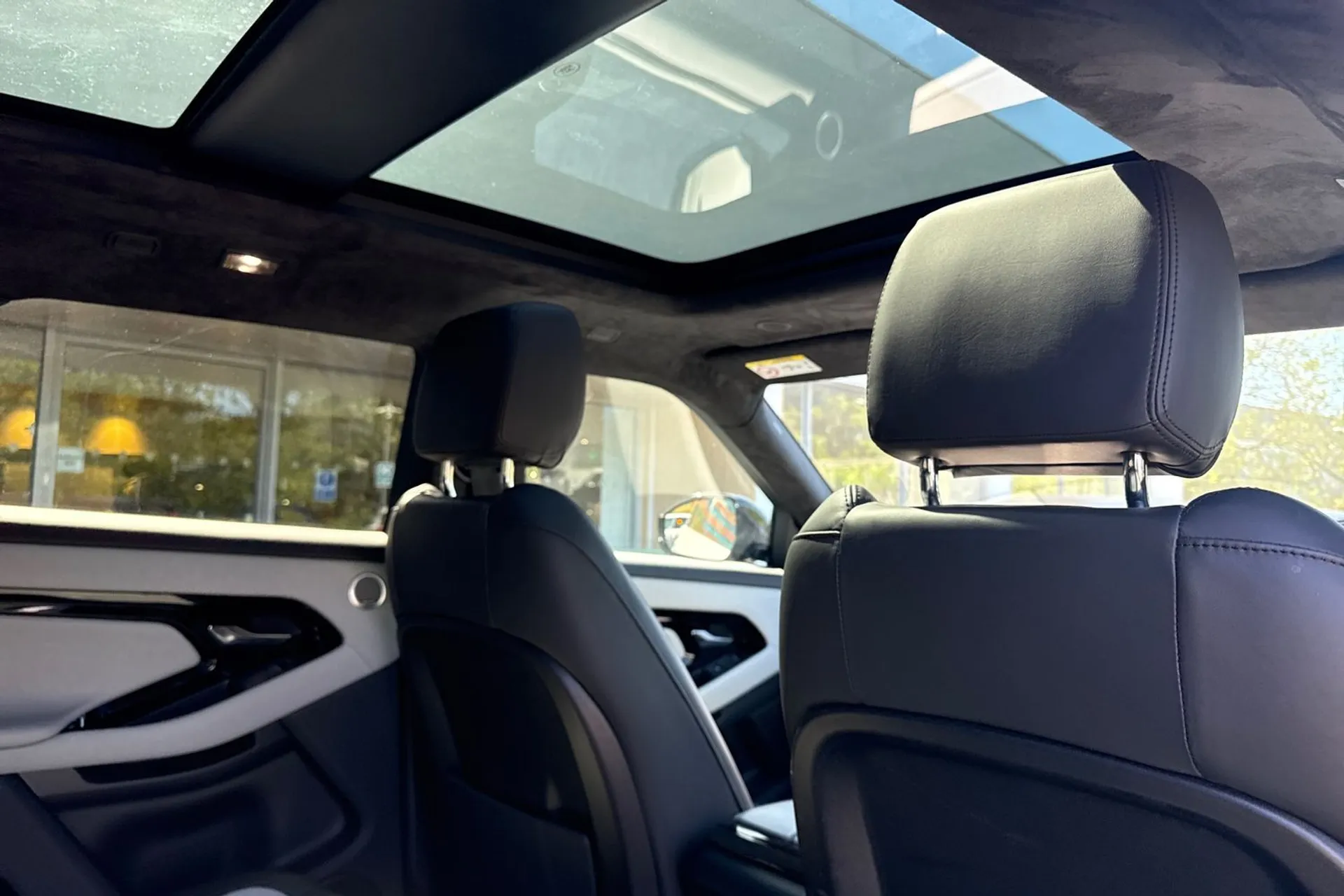 LAND ROVER RANGE ROVER EVOQUE thumbnail image number 26