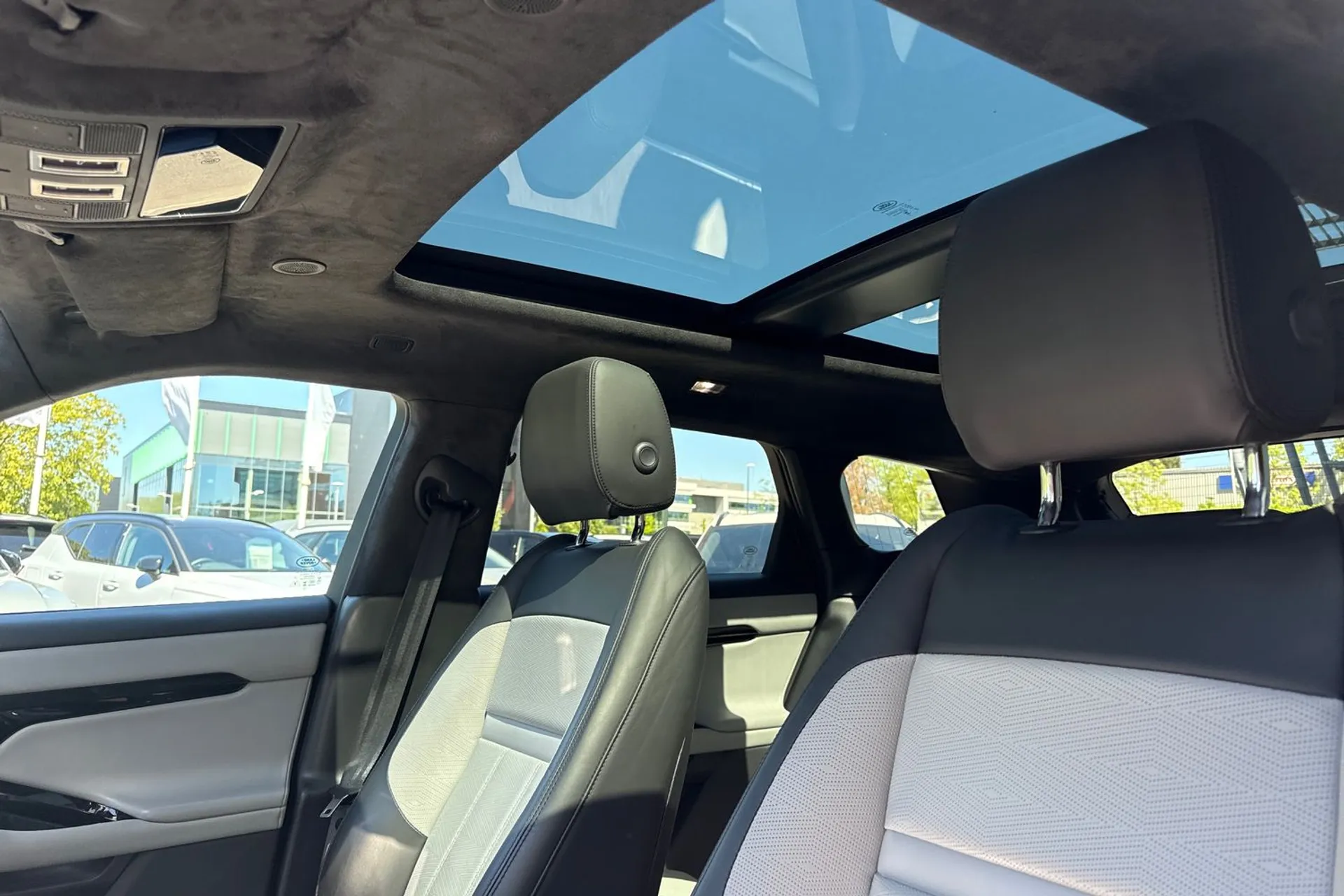 LAND ROVER RANGE ROVER EVOQUE thumbnail image number 31