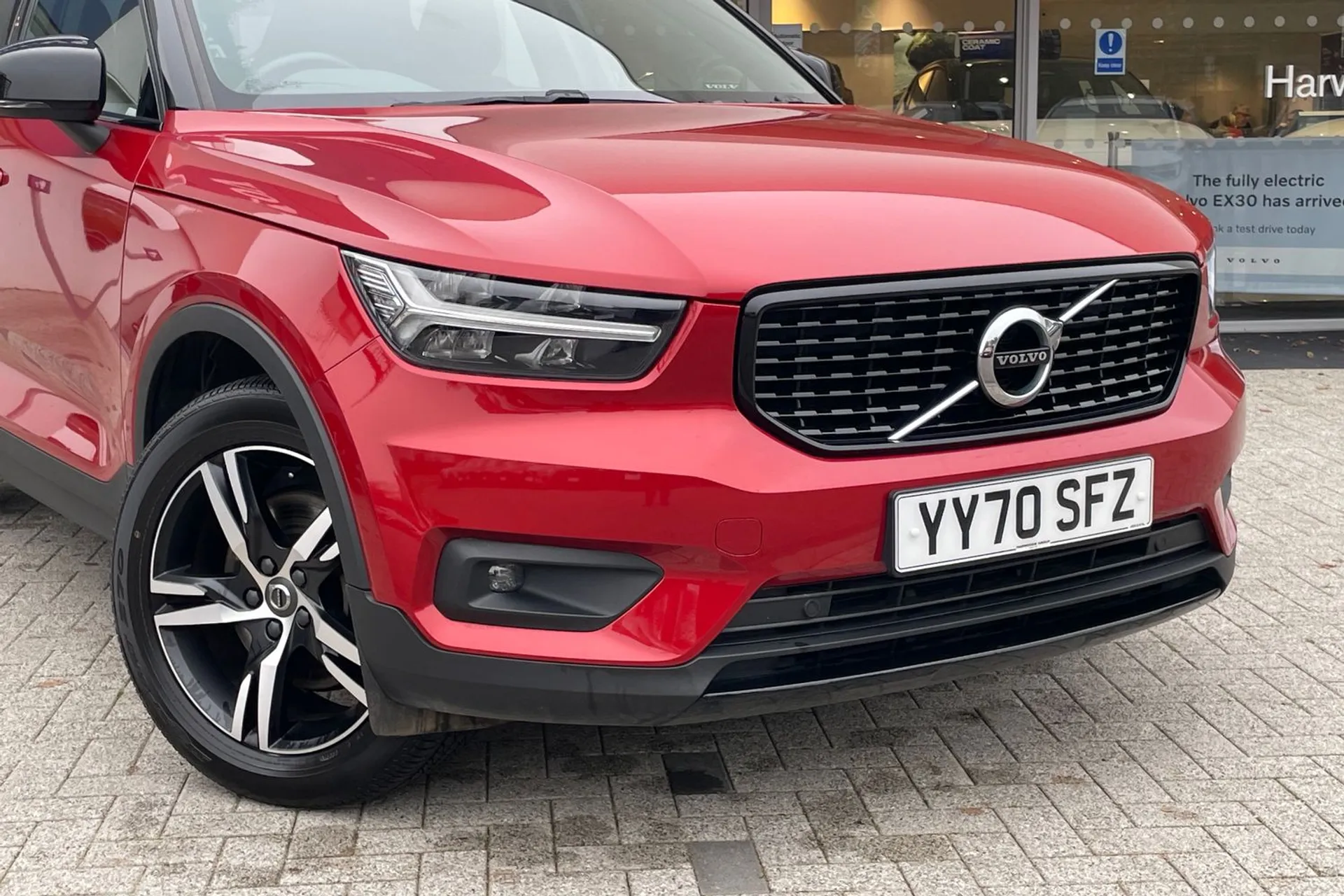 Volvo XC40 thumbnail image number 5