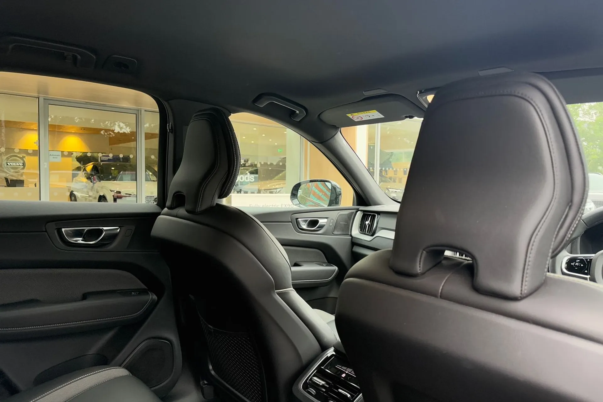 Volvo XC60 thumbnail image number 23