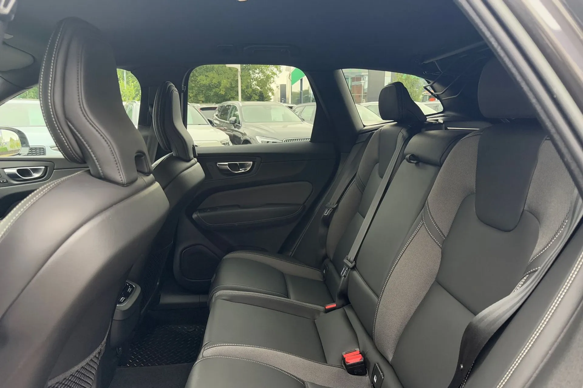 Volvo XC60 thumbnail image number 29