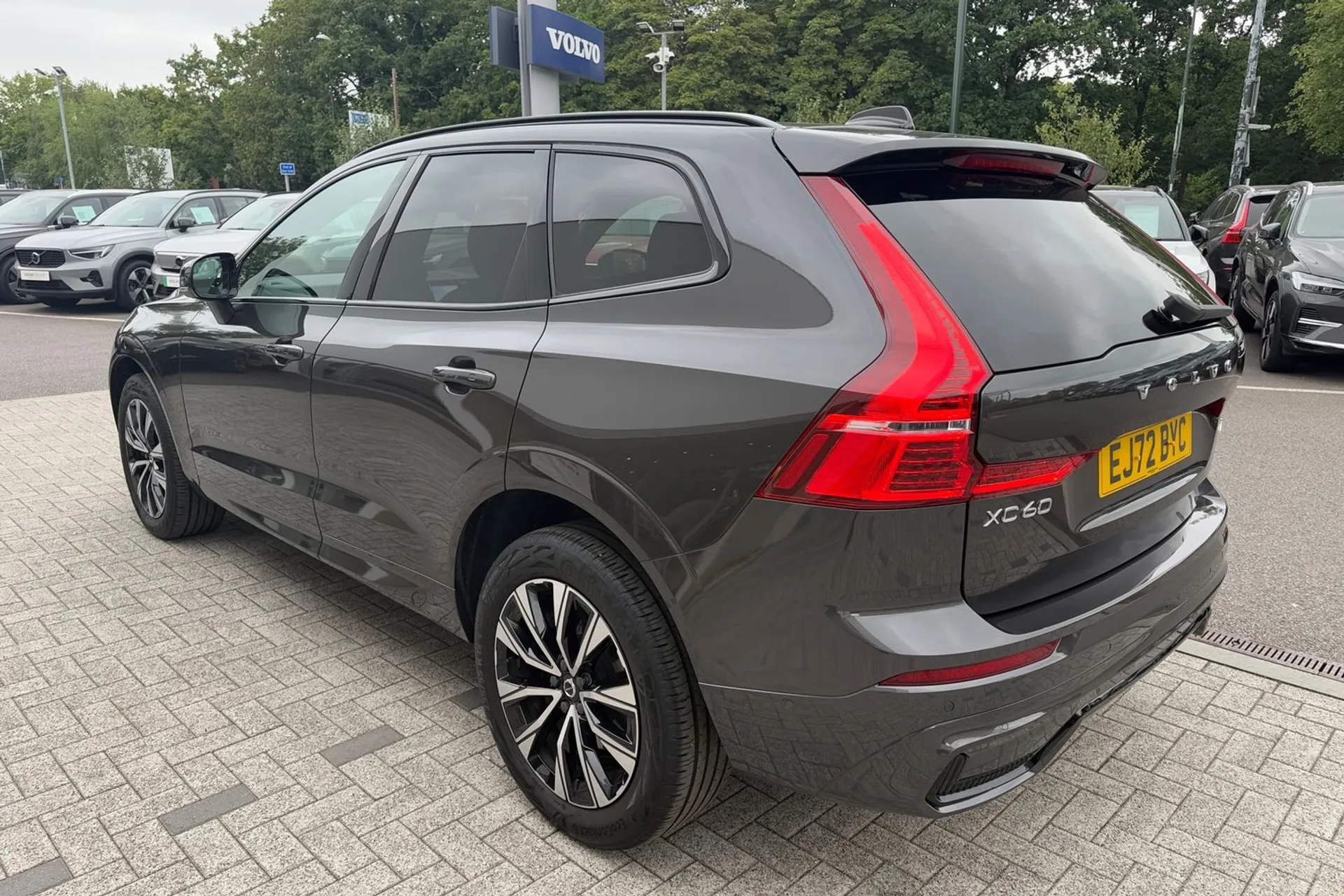 Volvo XC60 thumbnail image number 9