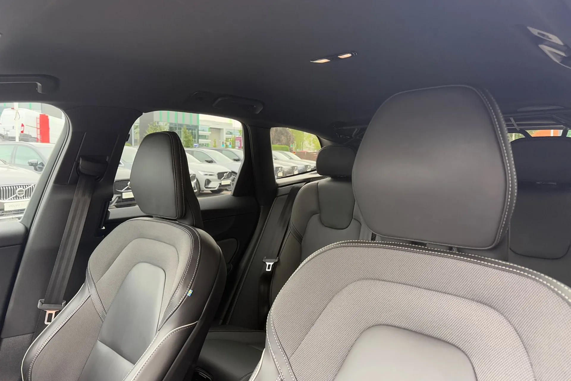 Volvo XC60 thumbnail image number 28