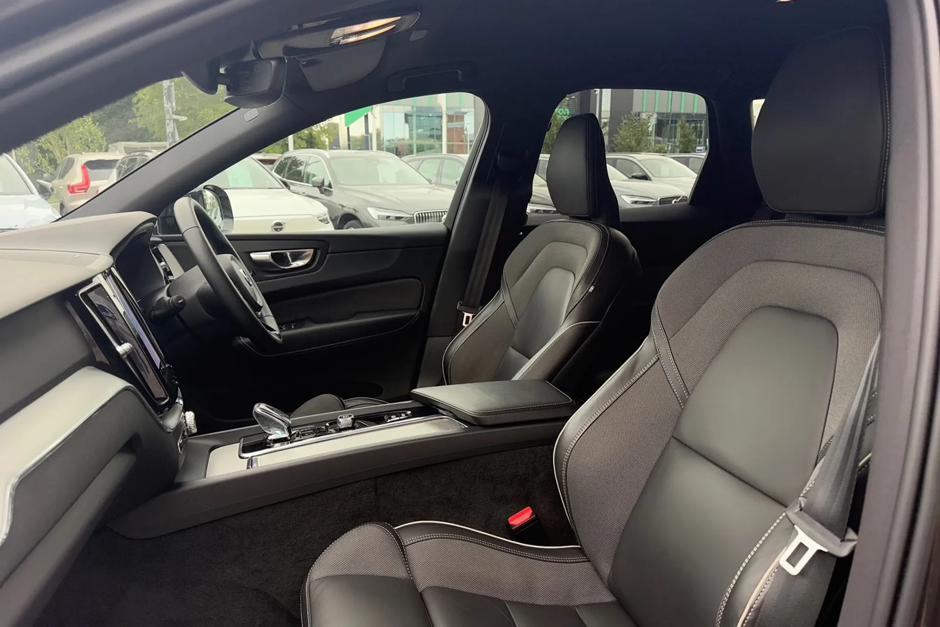 Volvo XC60 thumbnail image number 27