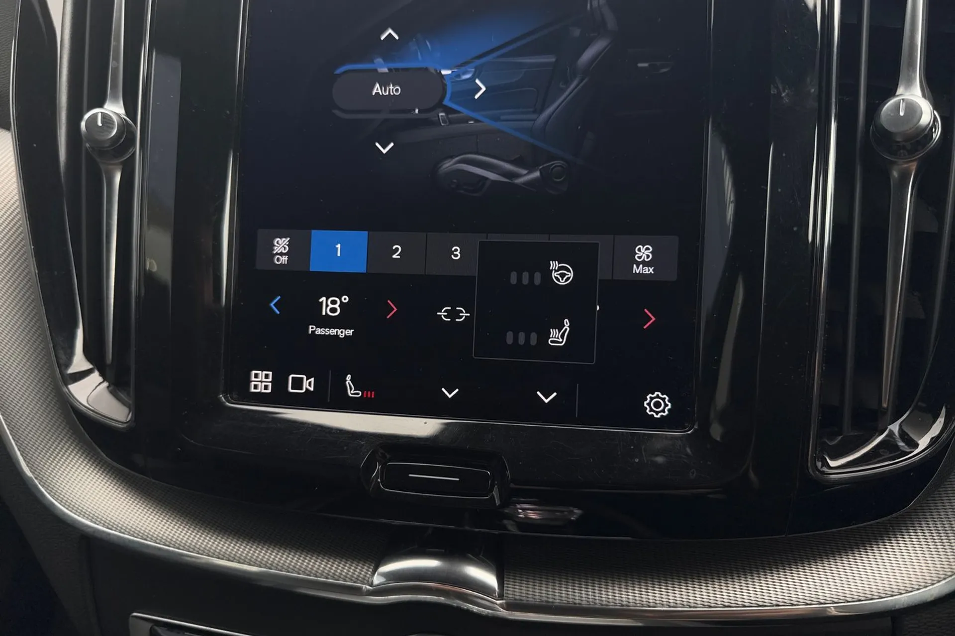 Volvo XC60 thumbnail image number 43