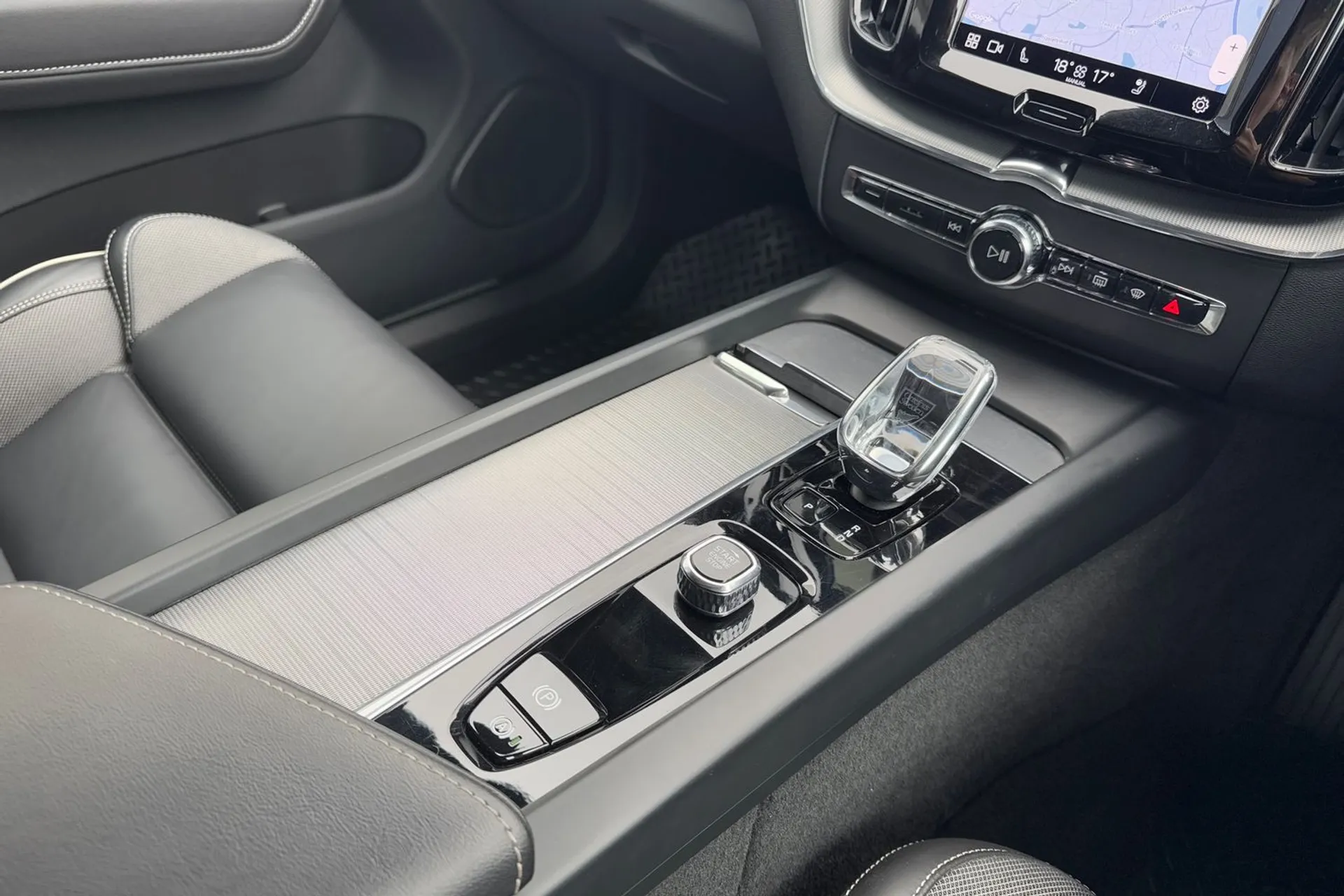 Volvo XC60 thumbnail image number 41