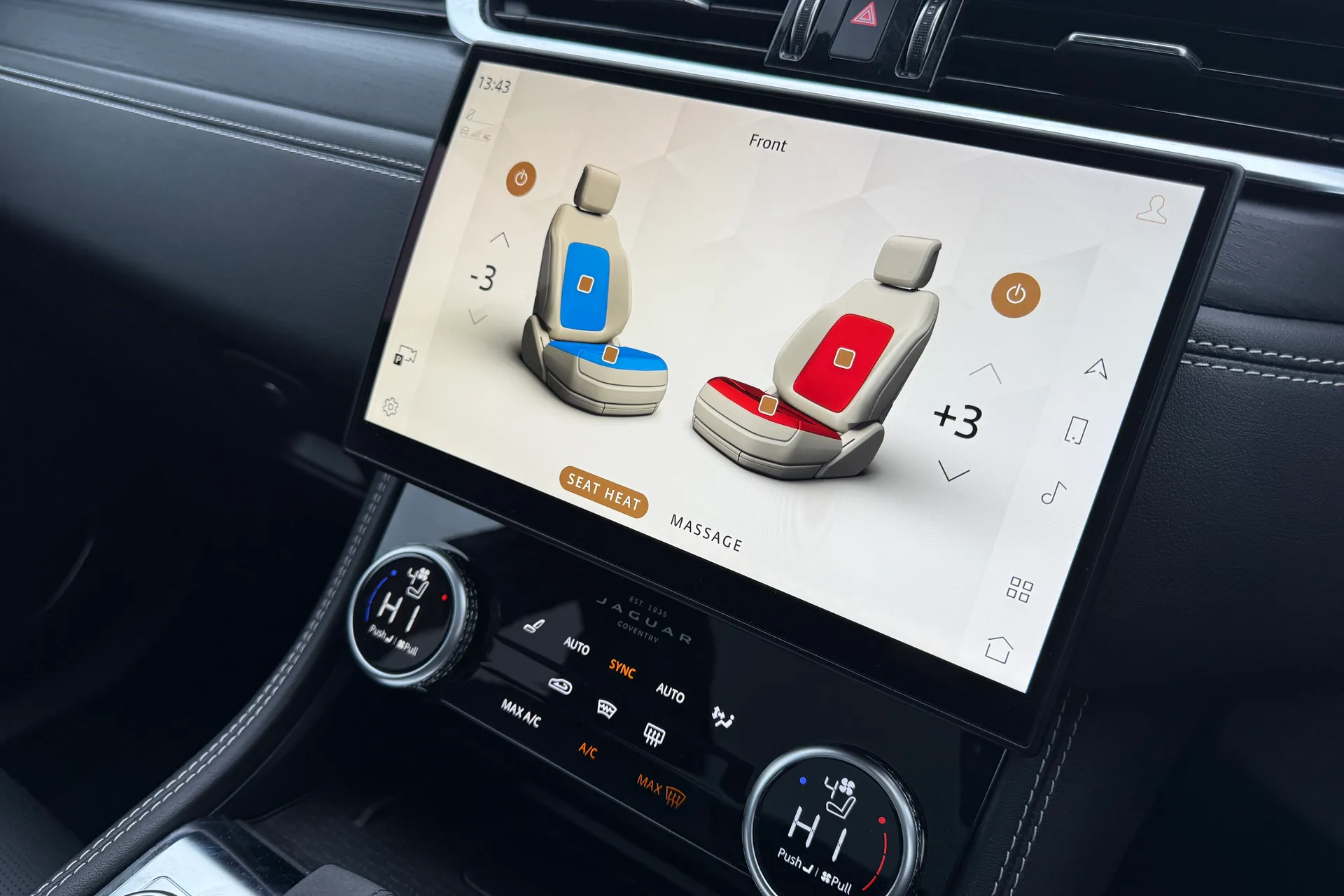 Jaguar F-PACE thumbnail image number 51