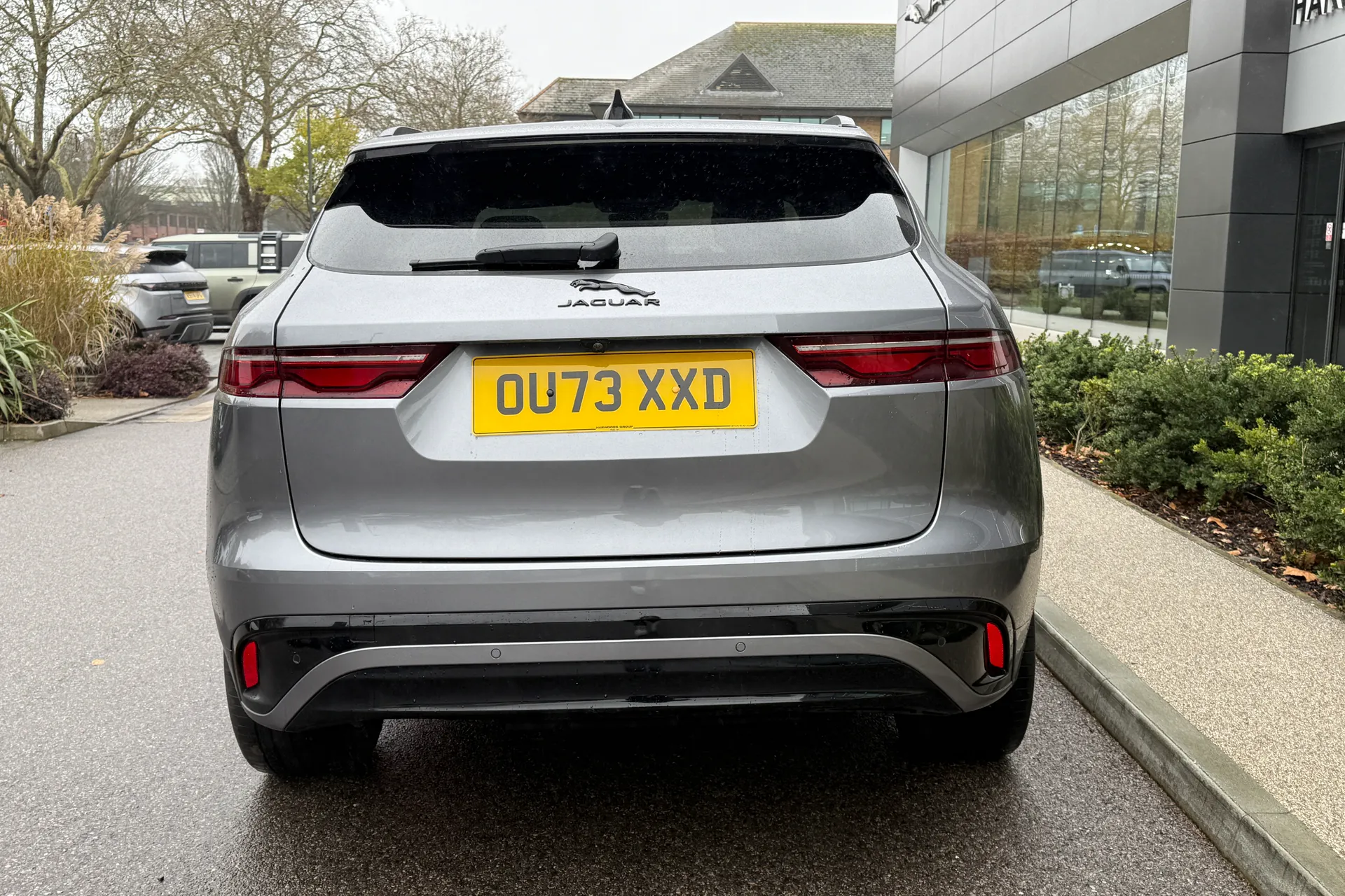 Jaguar F-PACE thumbnail image number 12