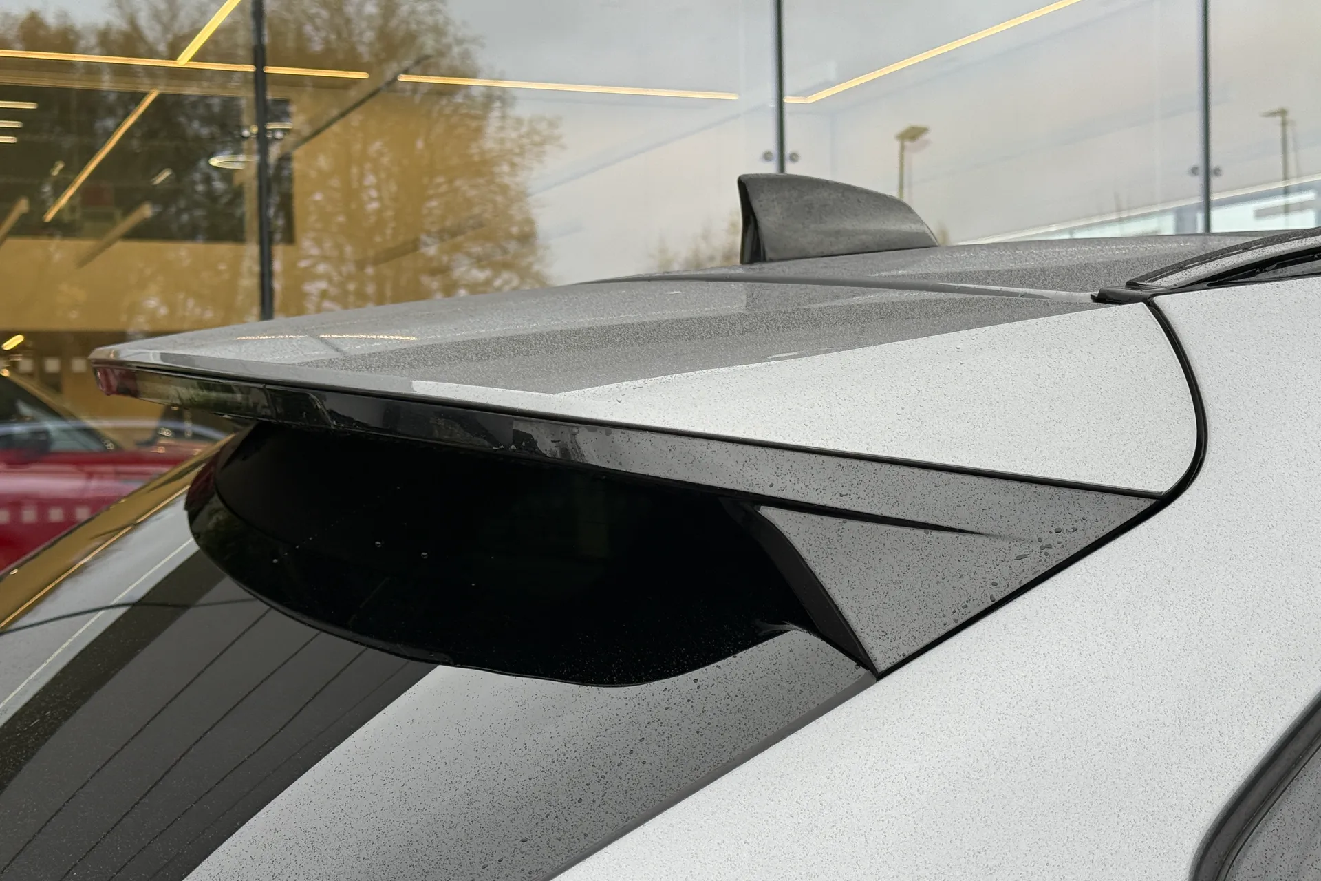 Jaguar F-PACE thumbnail image number 18