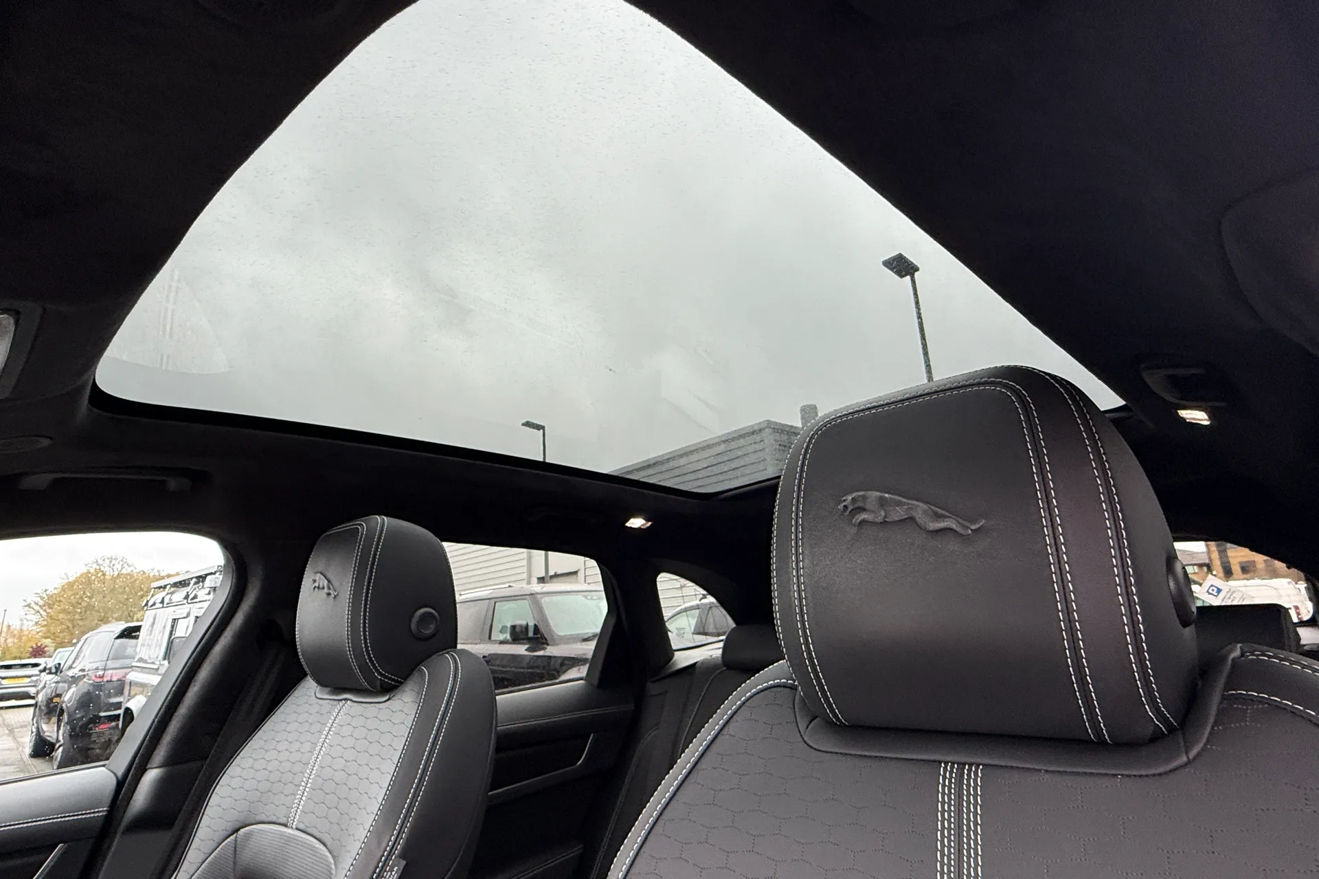 Jaguar F-PACE thumbnail image number 4