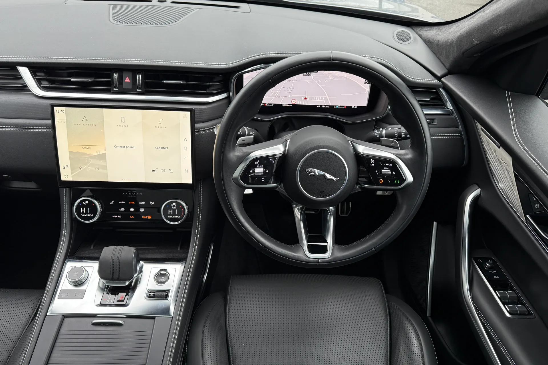 Jaguar F-PACE thumbnail image number 24