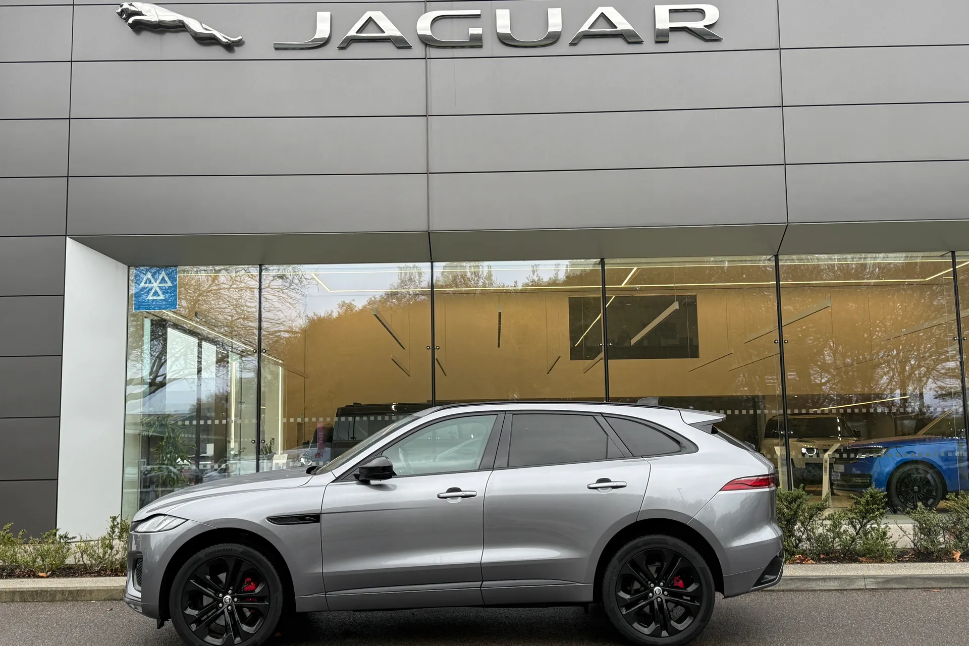 Jaguar F-PACE thumbnail image number 7