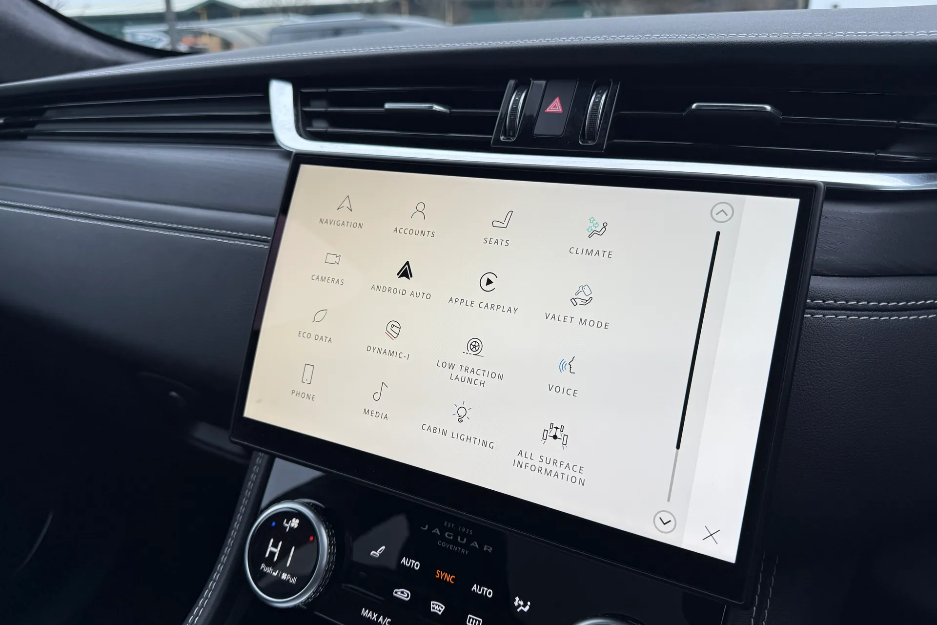 Jaguar F-PACE thumbnail image number 47