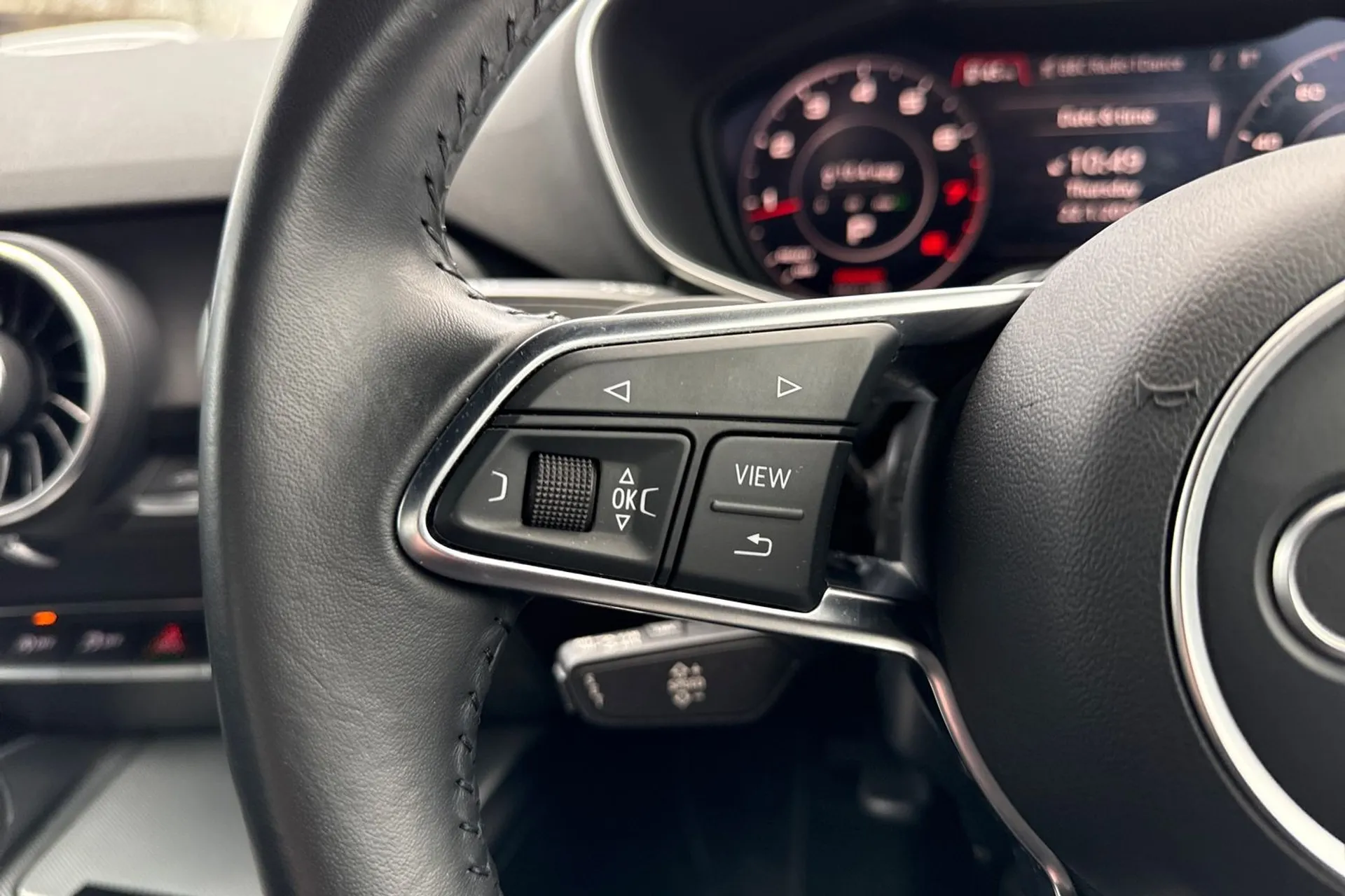 Audi TT thumbnail image number 18