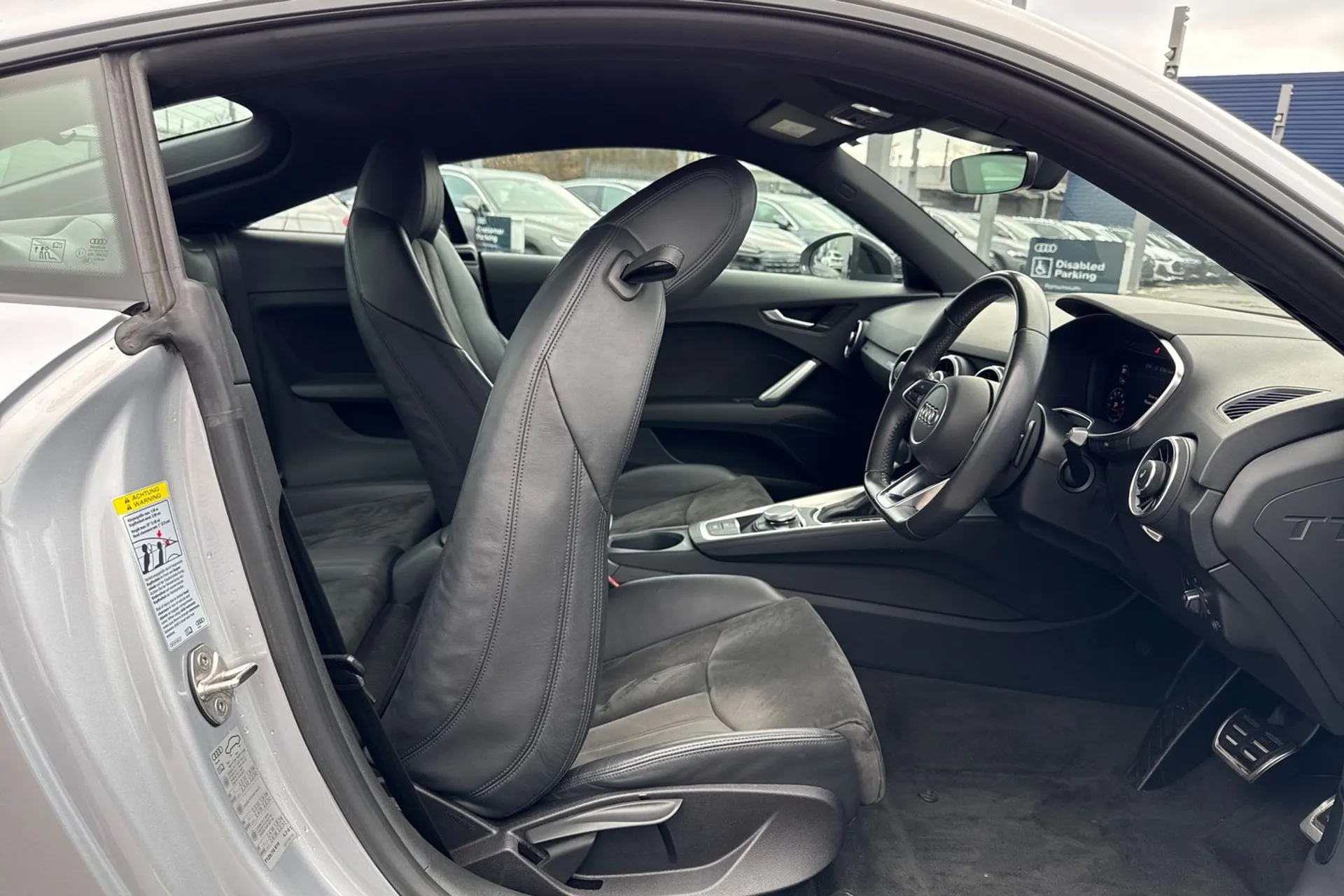 Audi TT thumbnail image number 25