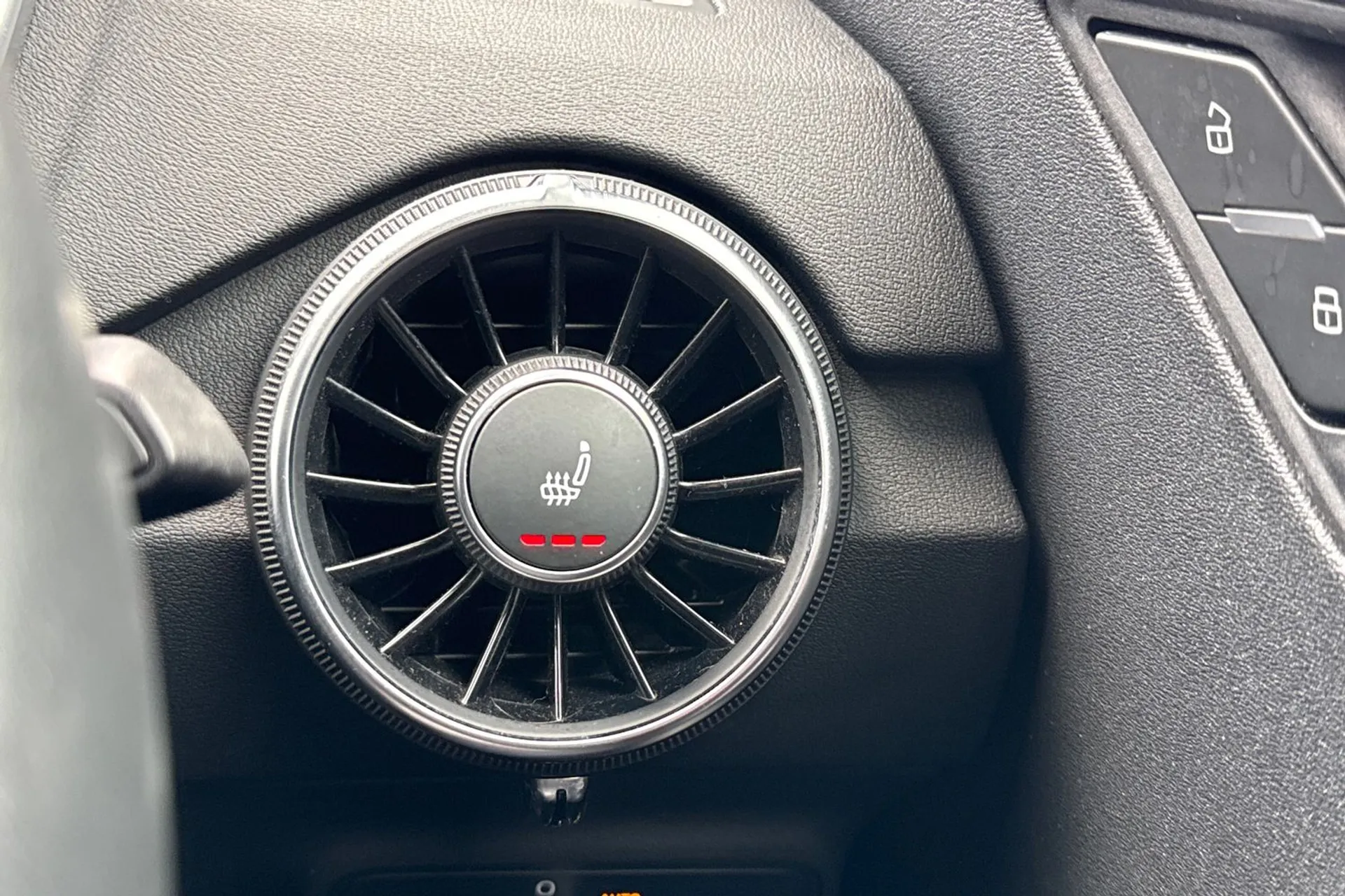 Audi TT thumbnail image number 6