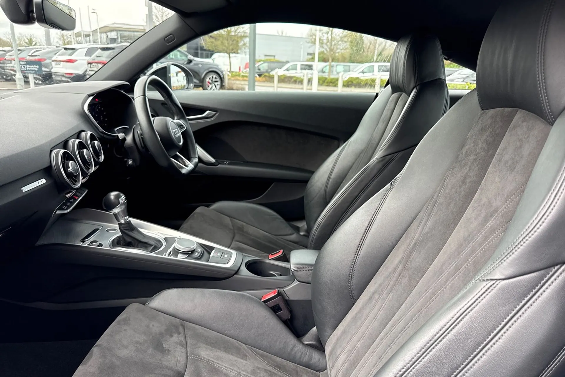 Audi TT thumbnail image number 40