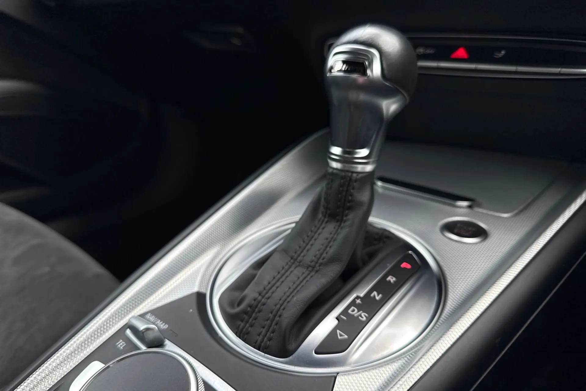 Audi TT thumbnail image number 10