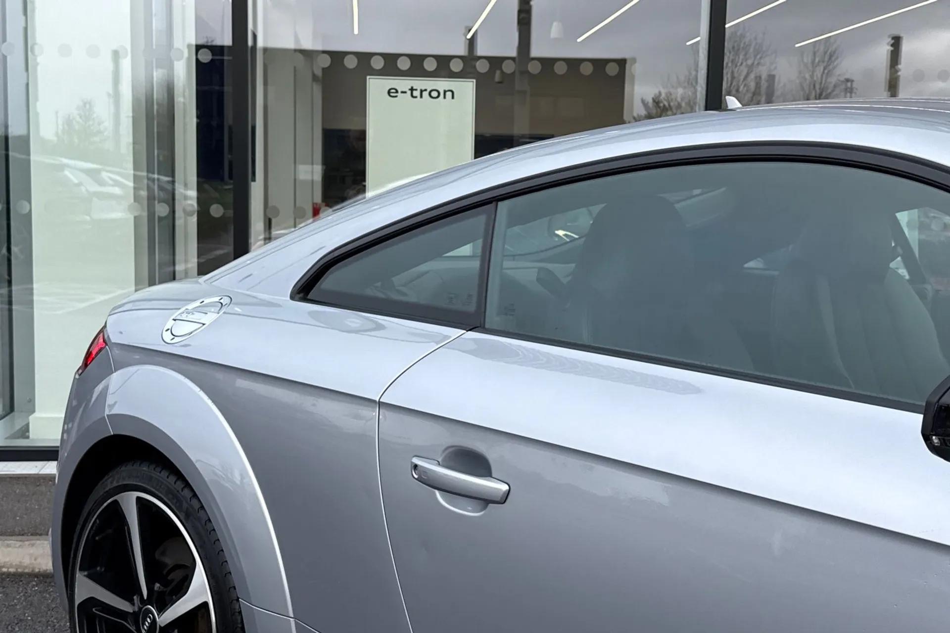 Audi TT thumbnail image number 26