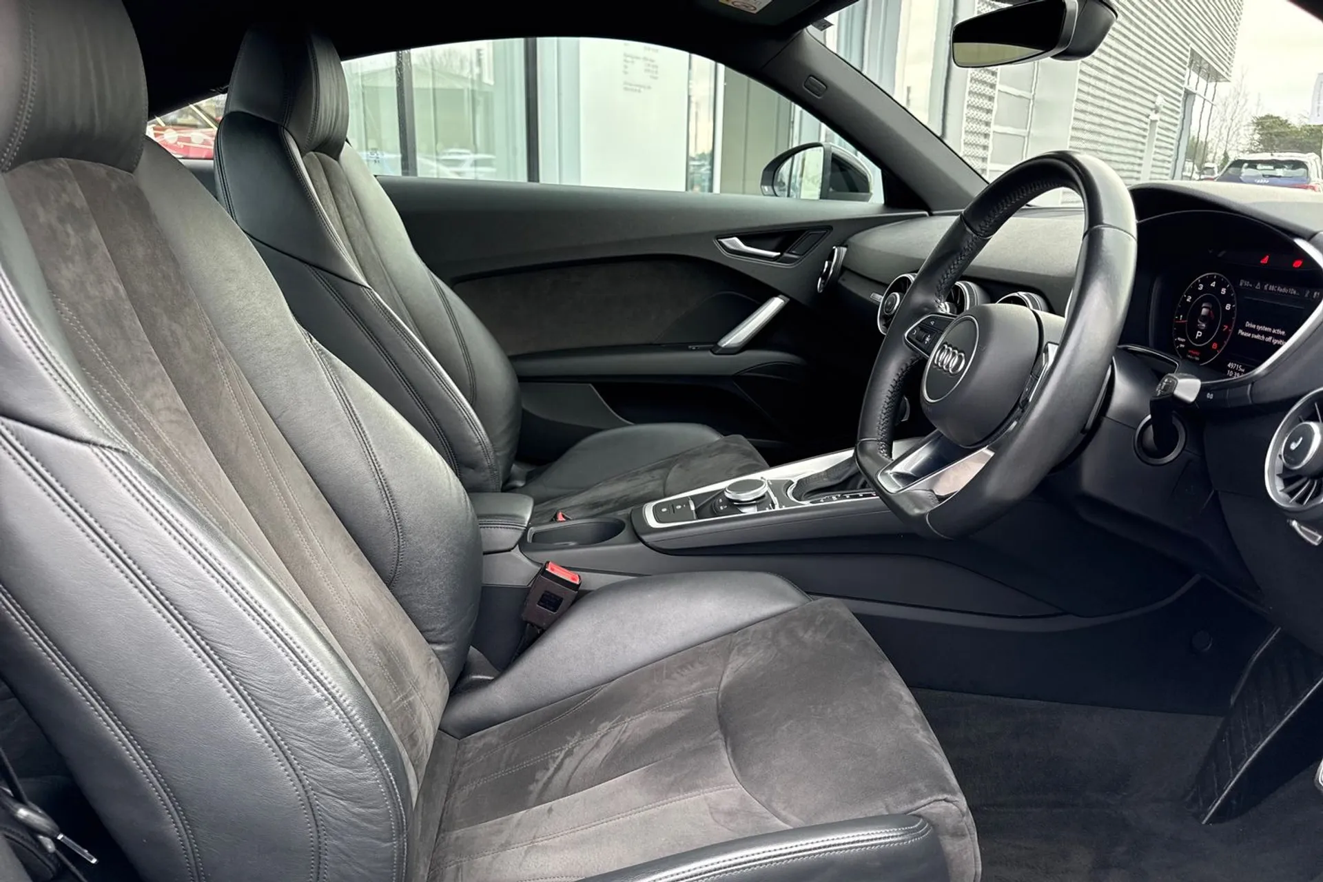 Audi TT thumbnail image number 39