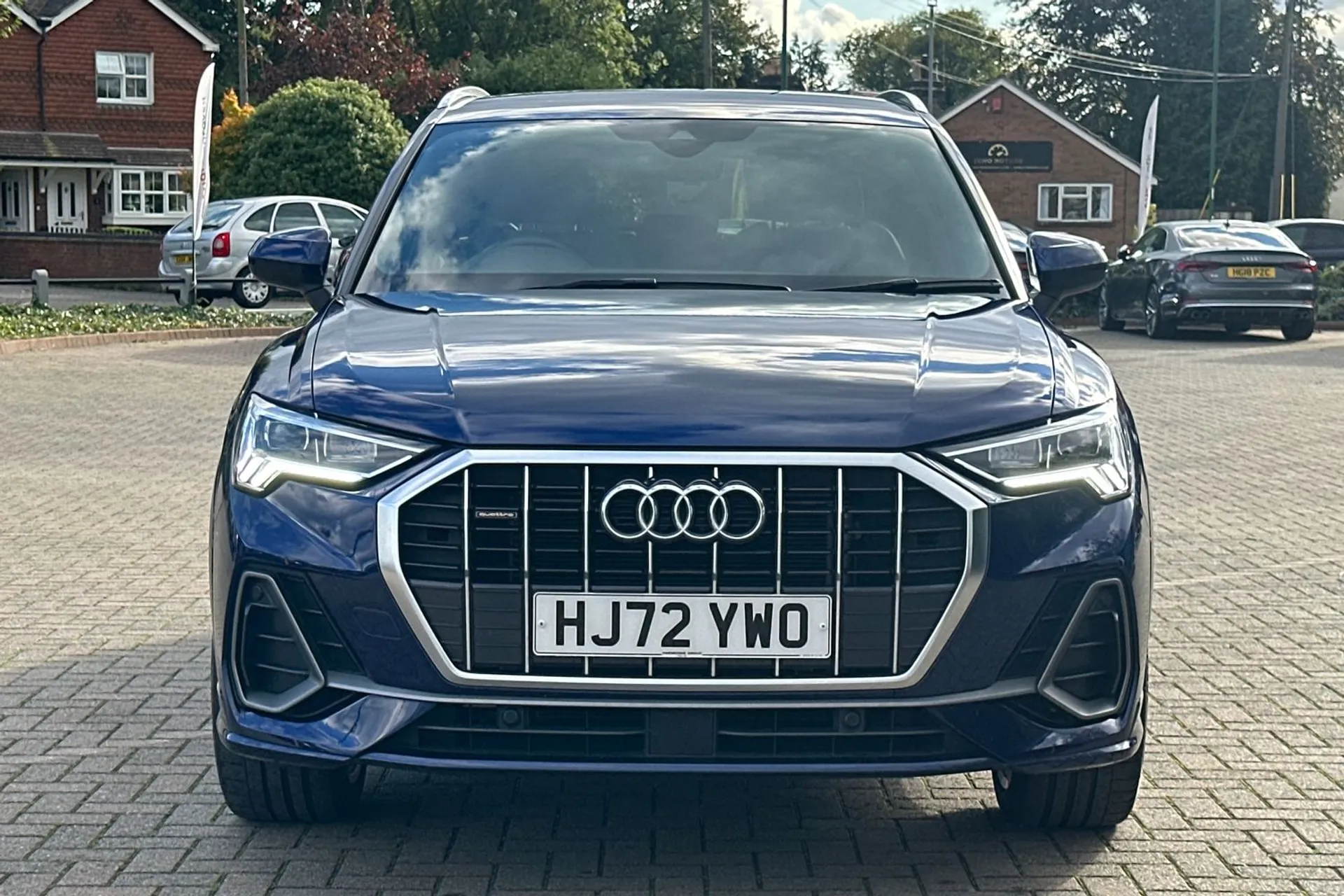 Audi Q3 thumbnail image number 17