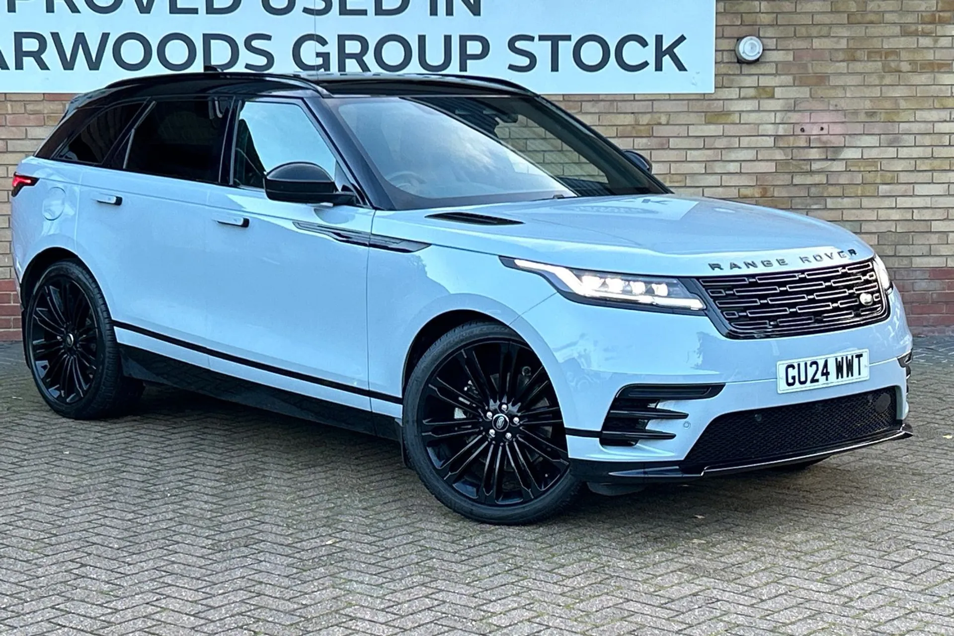 LAND ROVER RANGE ROVER VELAR focused image