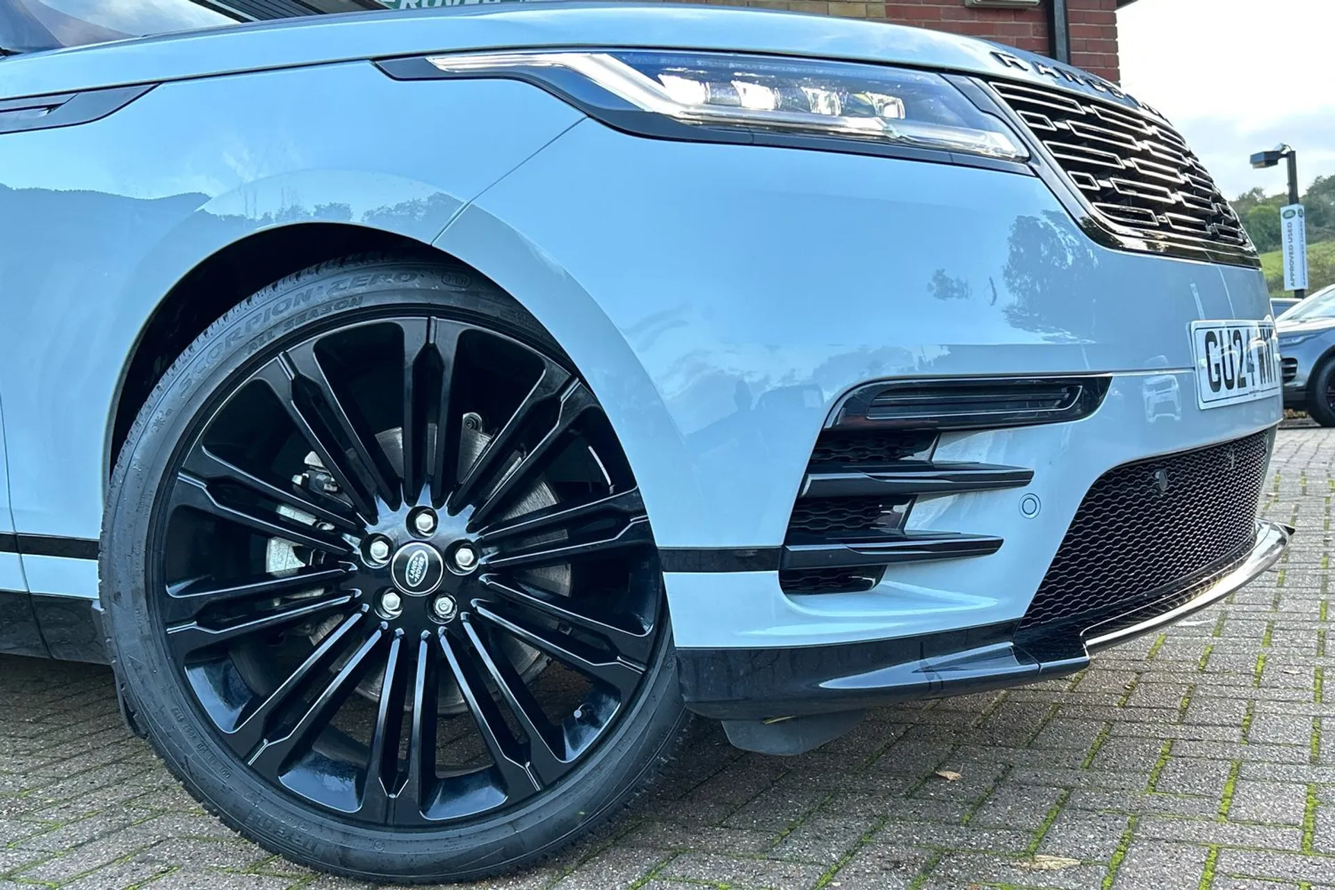 LAND ROVER RANGE ROVER VELAR thumbnail image number 9