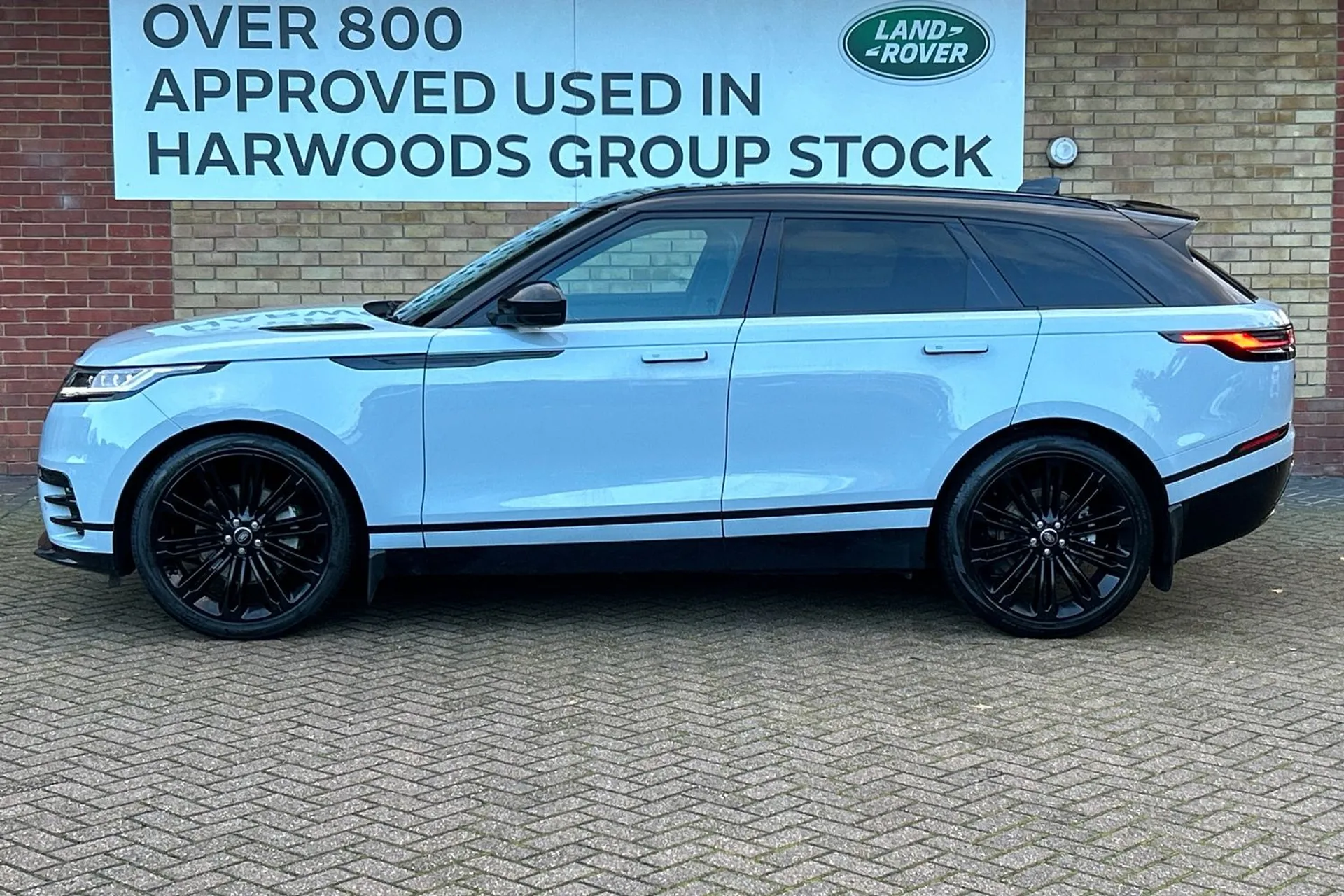 LAND ROVER RANGE ROVER VELAR thumbnail image number 17