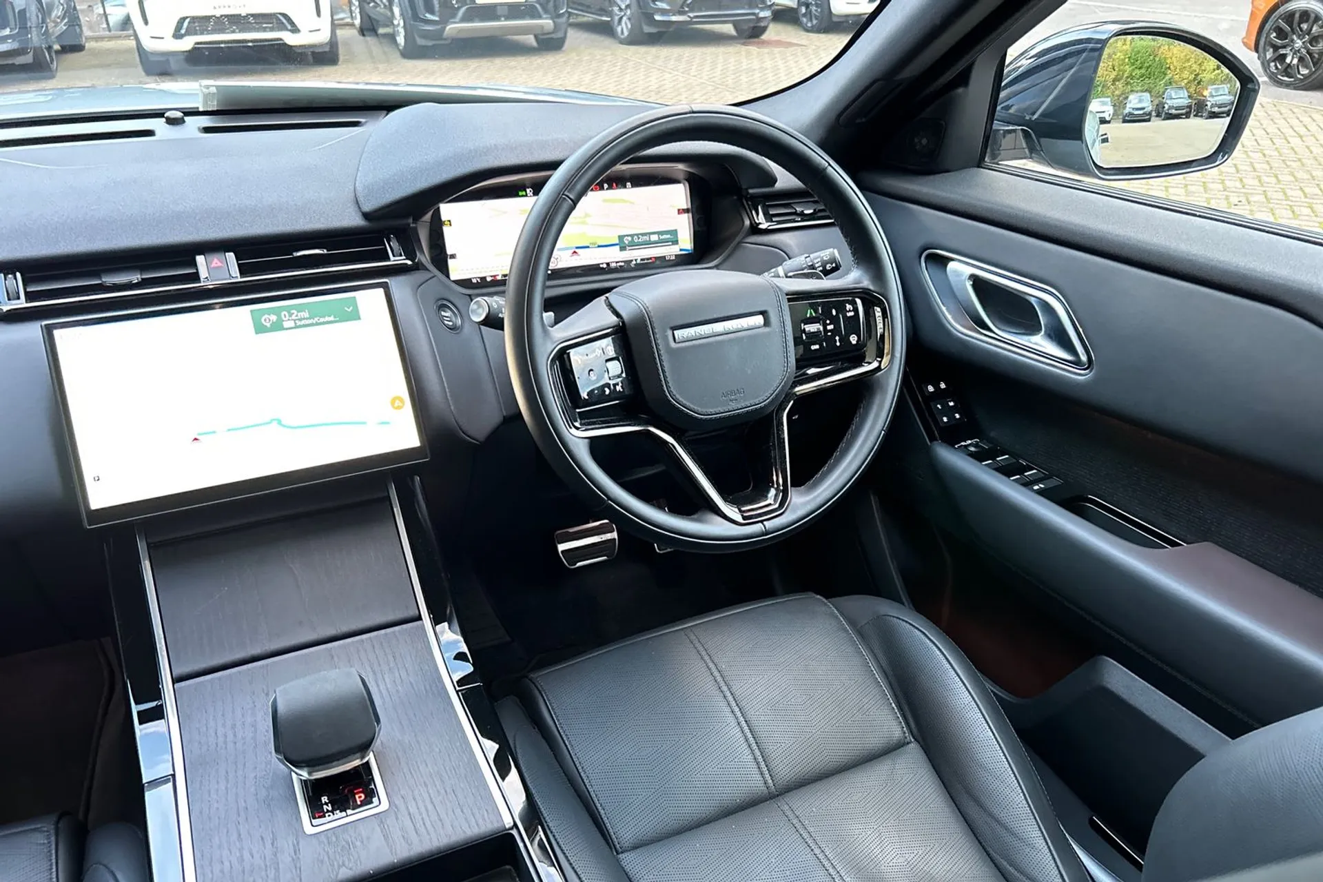 LAND ROVER RANGE ROVER VELAR thumbnail image number 24