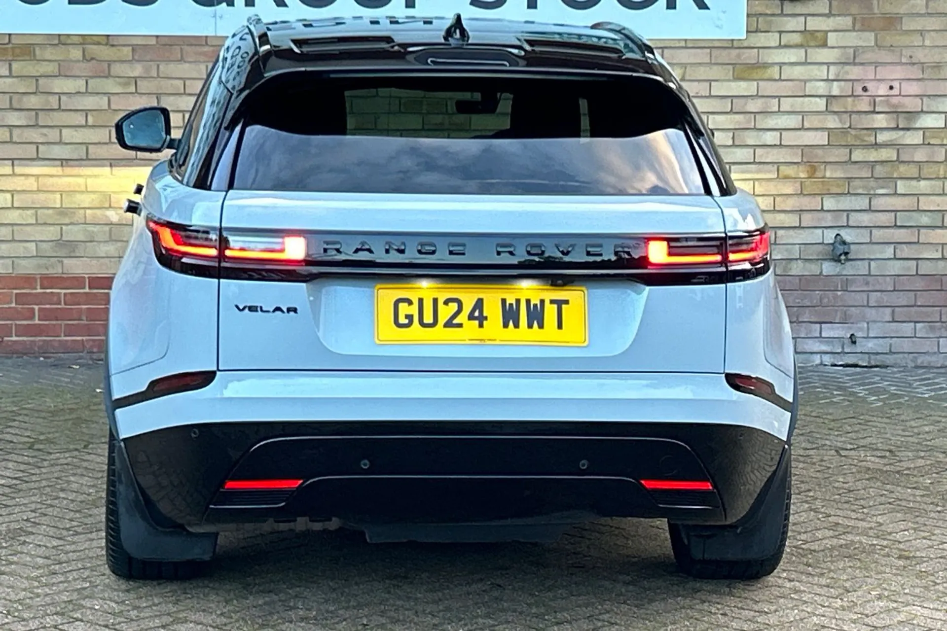 LAND ROVER RANGE ROVER VELAR thumbnail image number 11