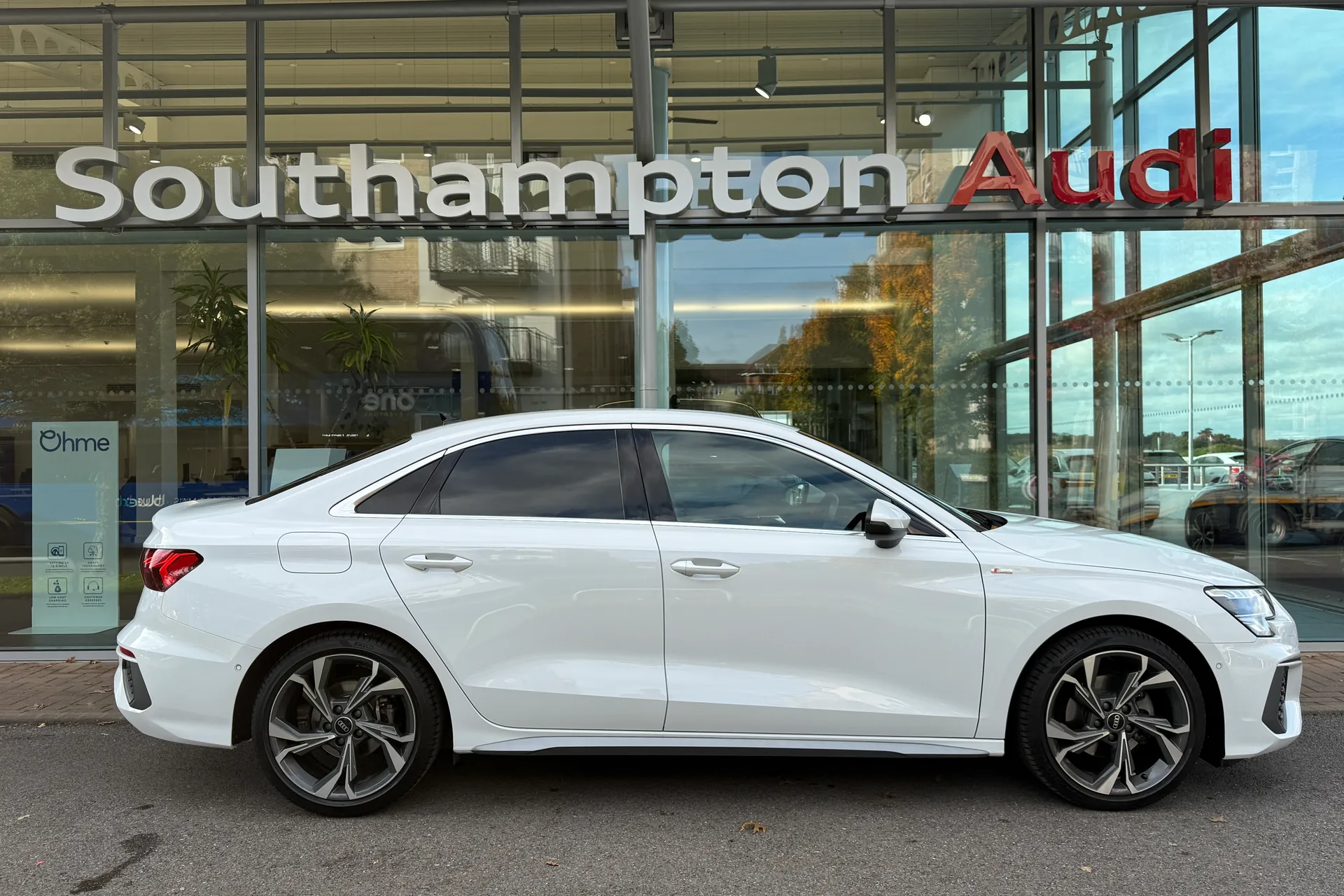 Audi A3 thumbnail image number 2