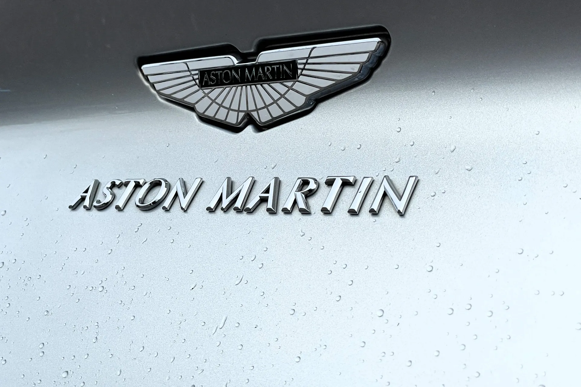 Aston Martin DB11 thumbnail image number 56
