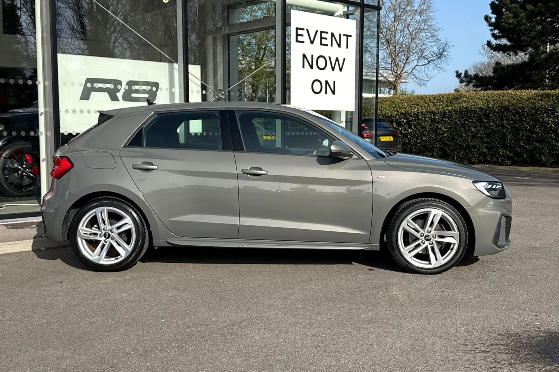 Audi A1 thumbnail image number 2