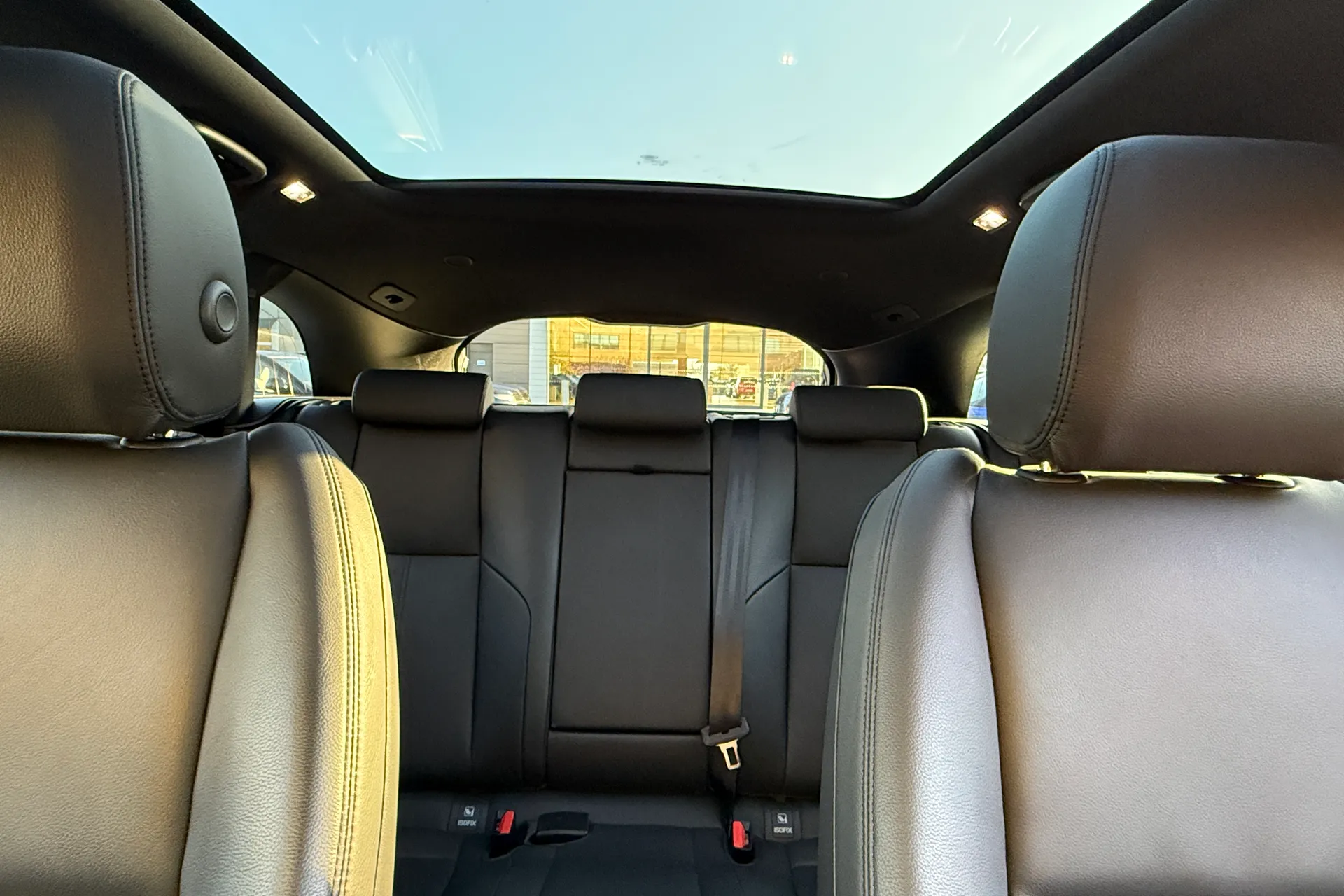 LAND ROVER RANGE ROVER VELAR thumbnail image number 38