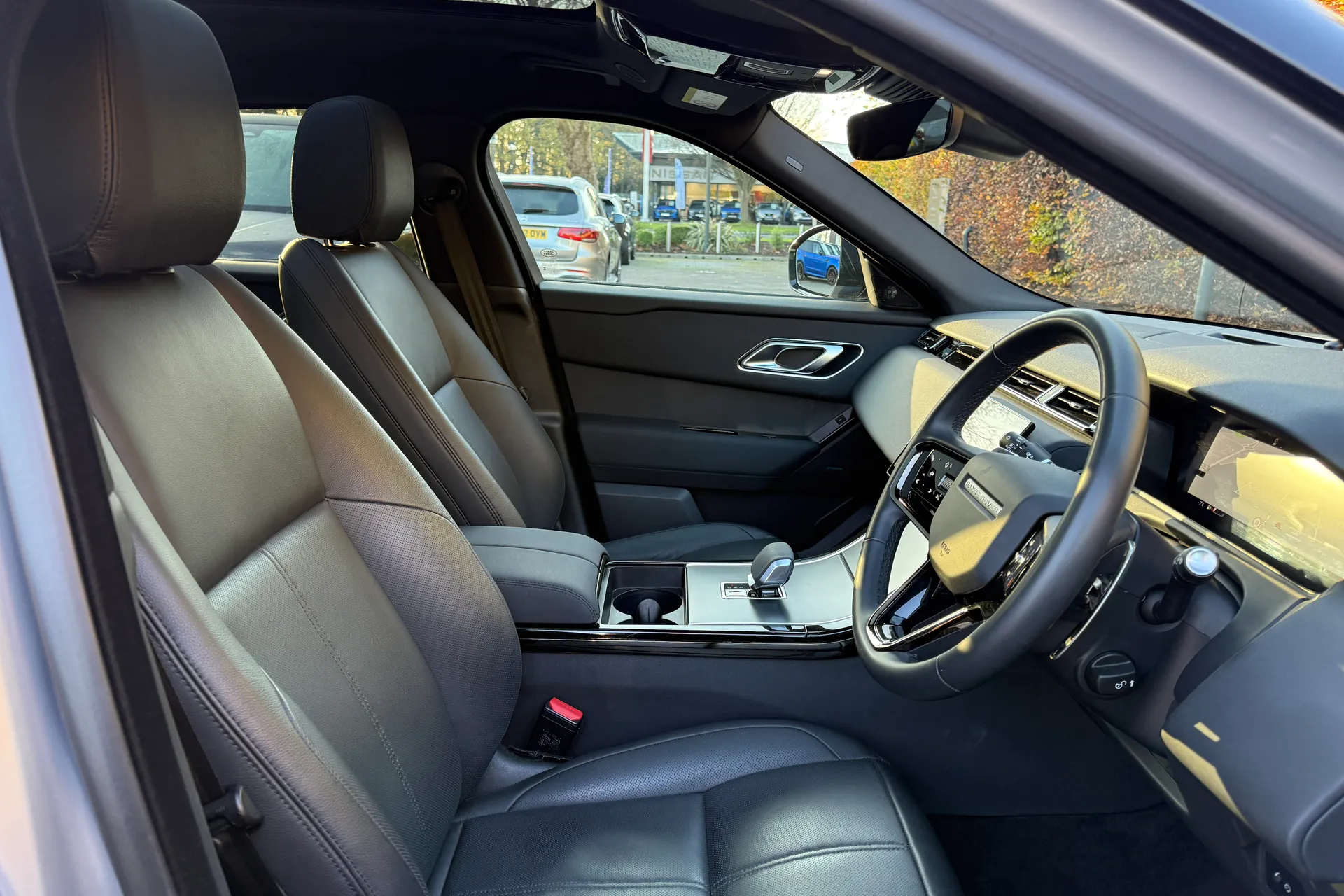 LAND ROVER RANGE ROVER VELAR thumbnail image number 40