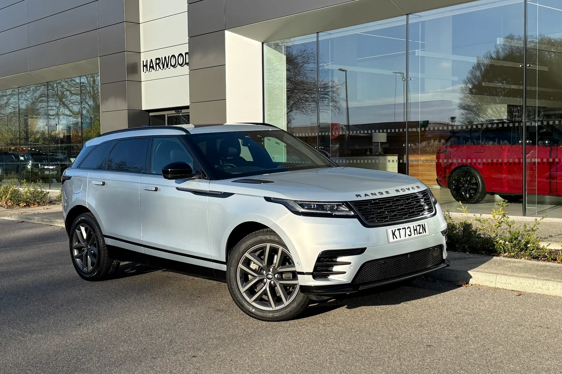 LAND ROVER RANGE ROVER VELAR focused image