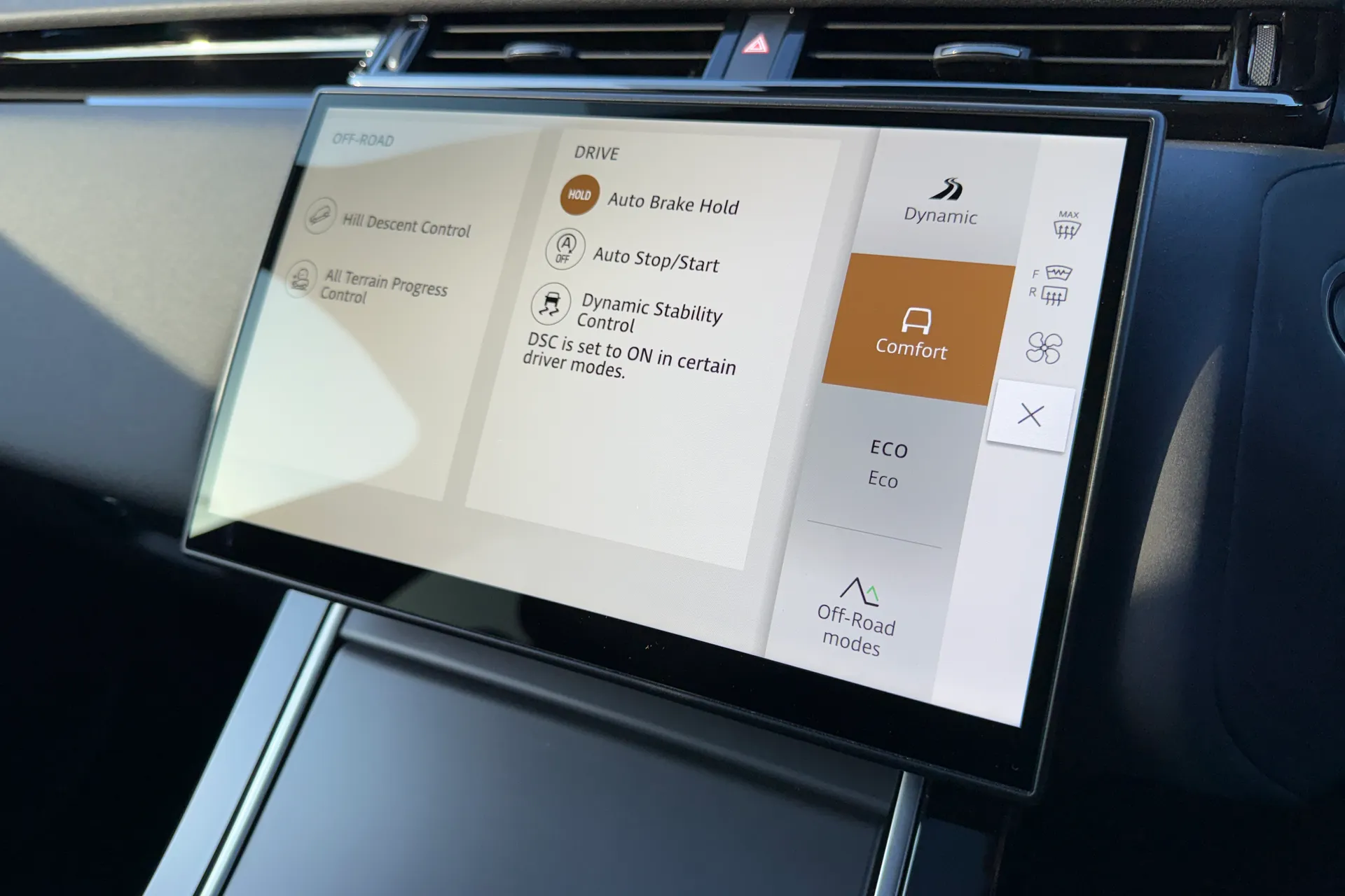 LAND ROVER RANGE ROVER VELAR thumbnail image number 57