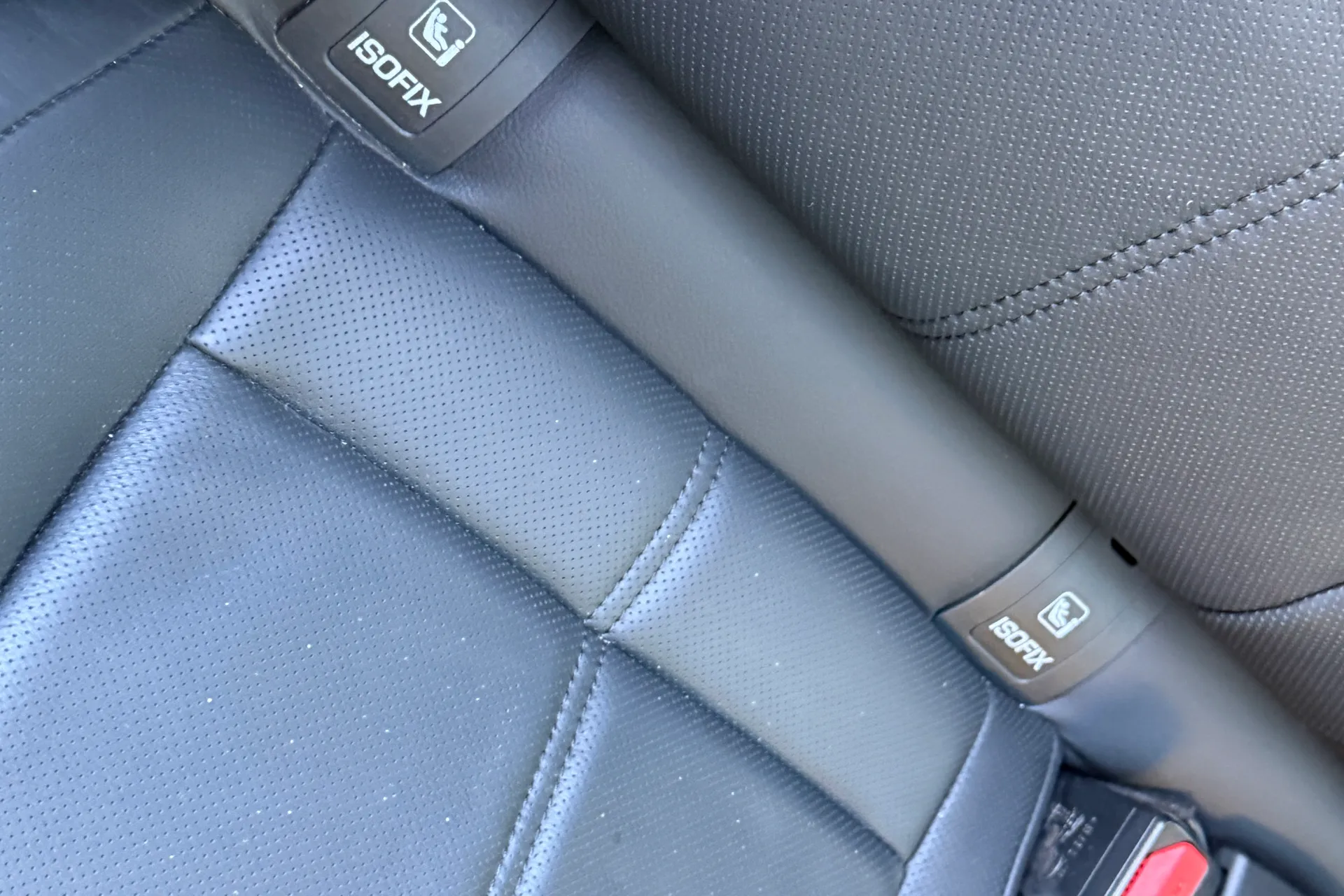 LAND ROVER RANGE ROVER VELAR thumbnail image number 36