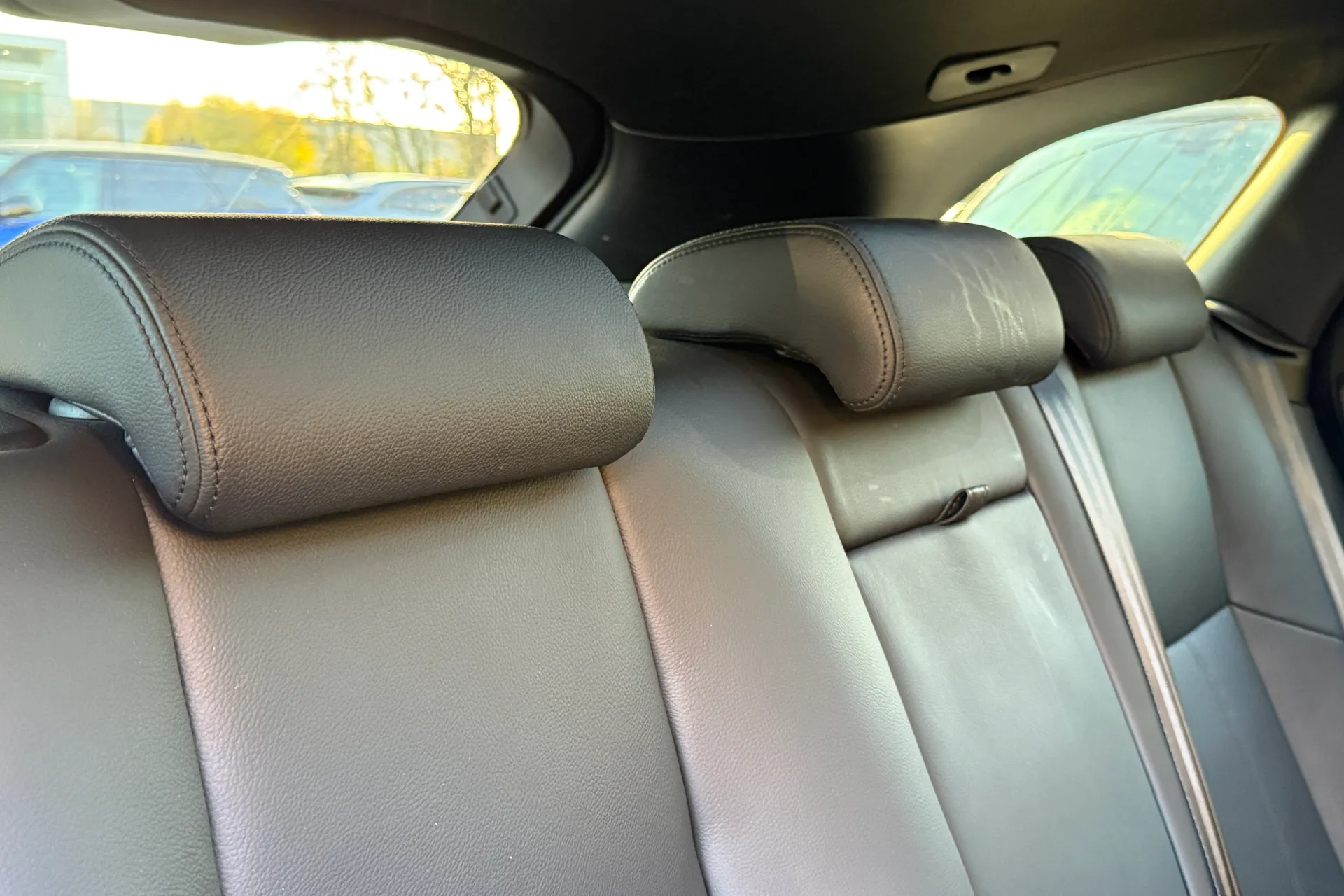 LAND ROVER RANGE ROVER VELAR thumbnail image number 33