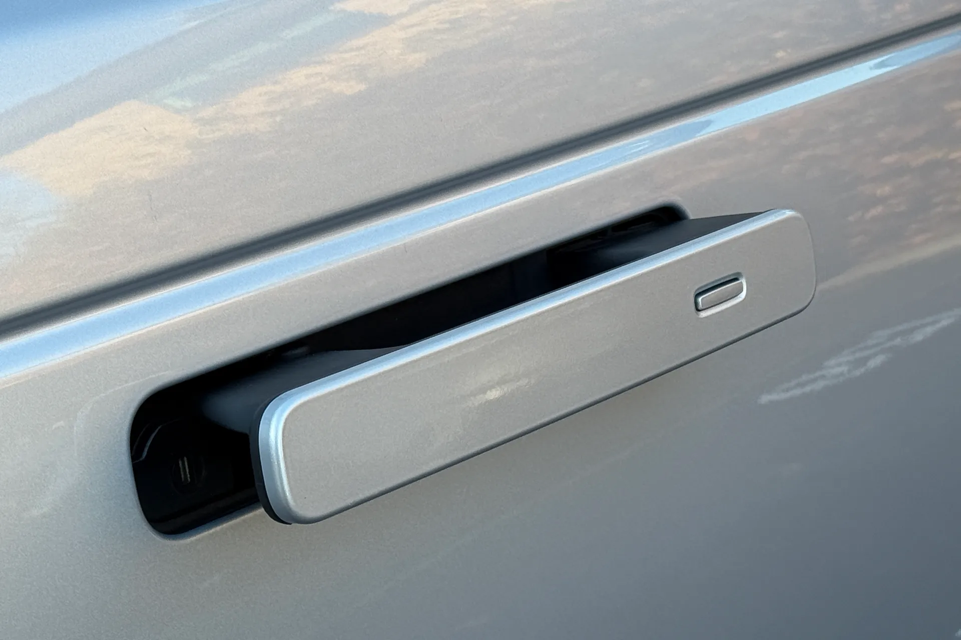 LAND ROVER RANGE ROVER VELAR thumbnail image number 21