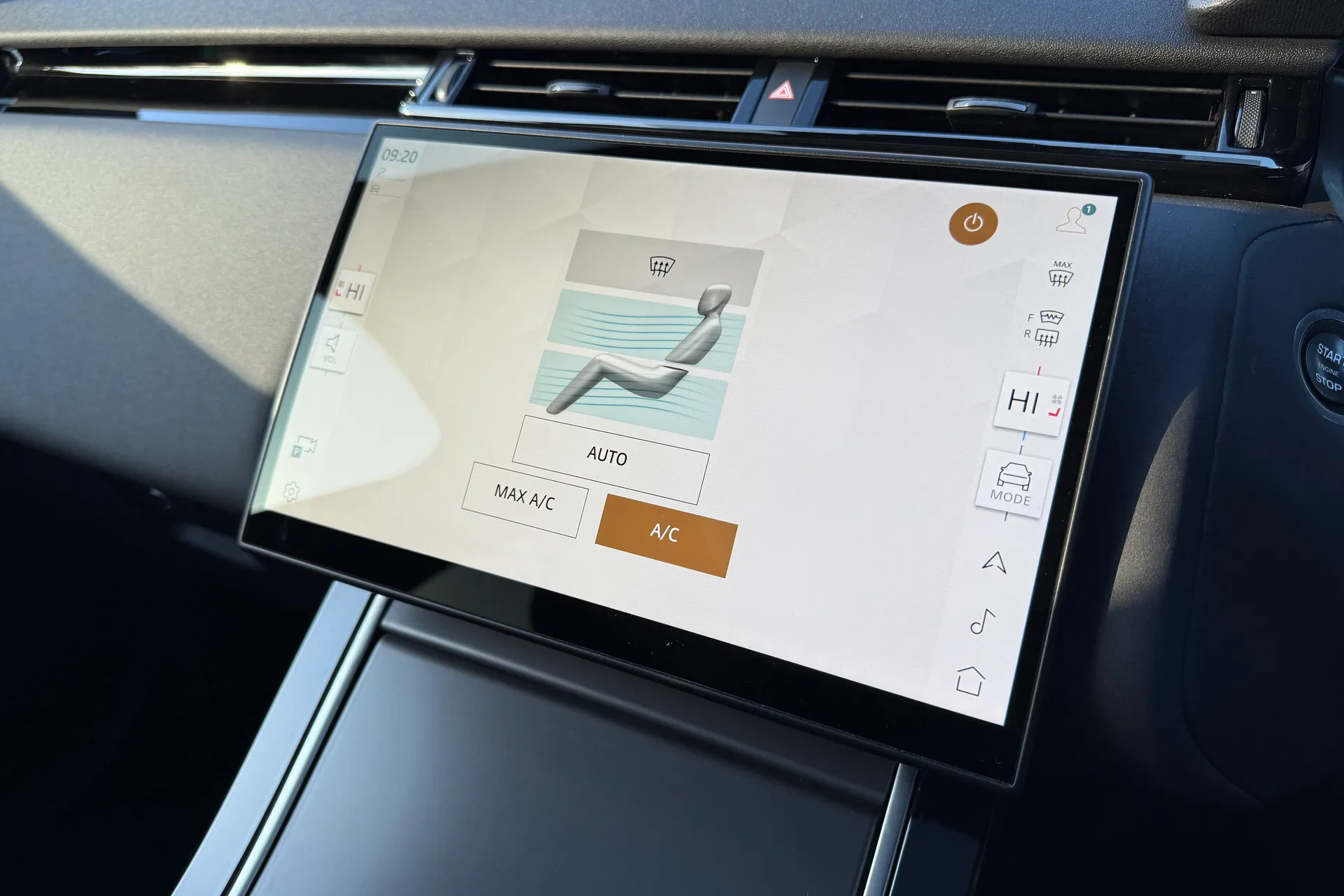 LAND ROVER RANGE ROVER VELAR thumbnail image number 55