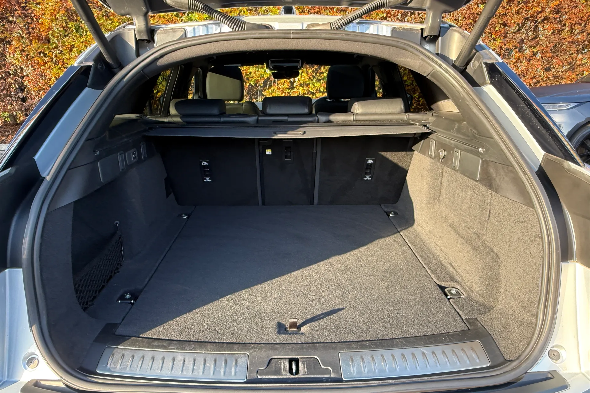 LAND ROVER RANGE ROVER VELAR thumbnail image number 30