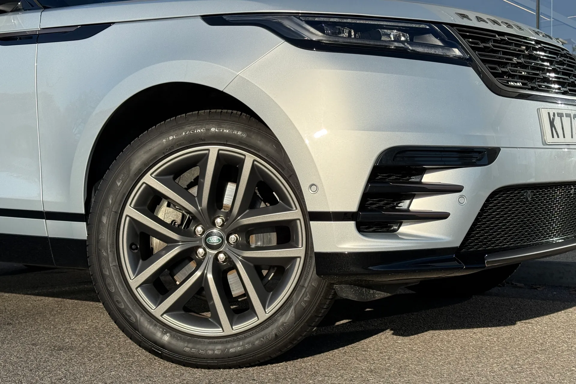 LAND ROVER RANGE ROVER VELAR thumbnail image number 10