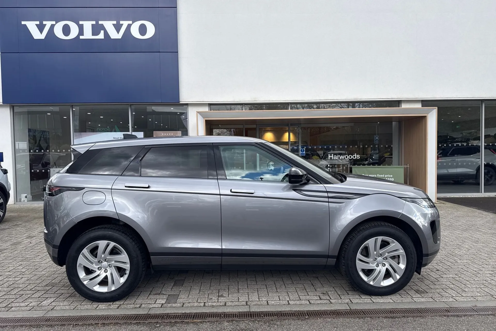 LAND ROVER RANGE ROVER EVOQUE thumbnail image number 2