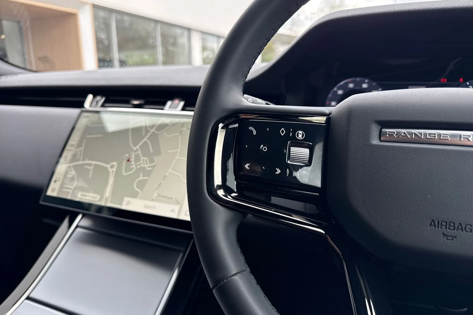 LAND ROVER RANGE ROVER EVOQUE thumbnail image number 36