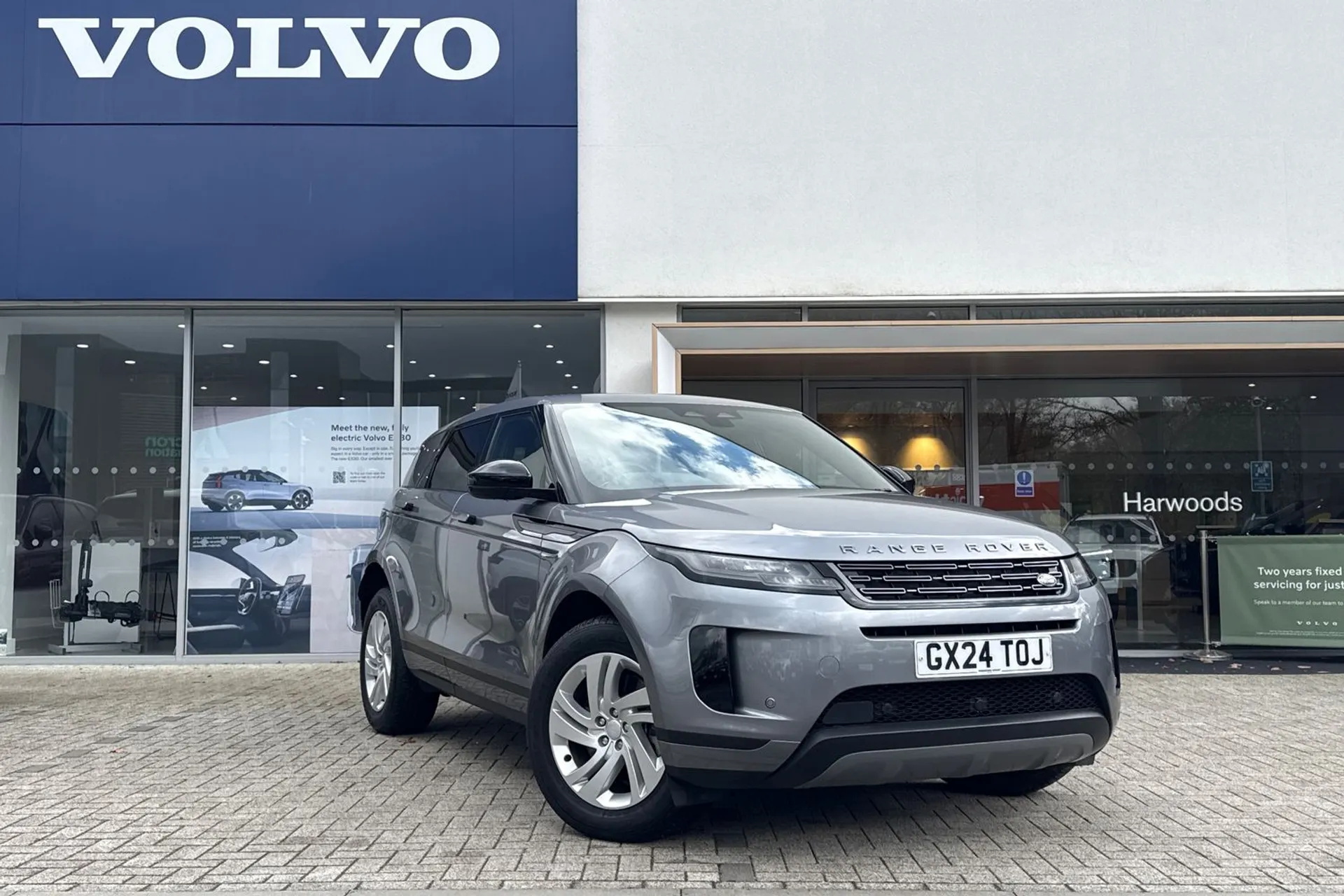 LAND ROVER RANGE ROVER EVOQUE focused image