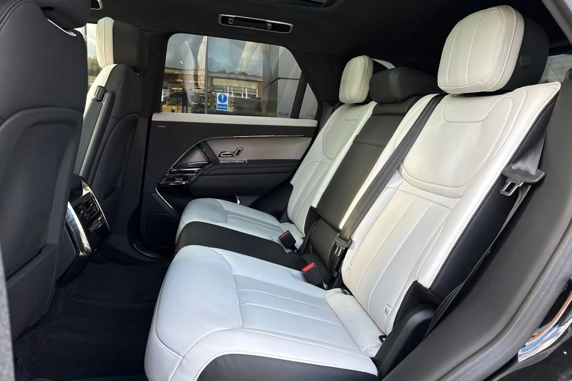 LAND ROVER RANGE ROVER SPORT thumbnail image number 40