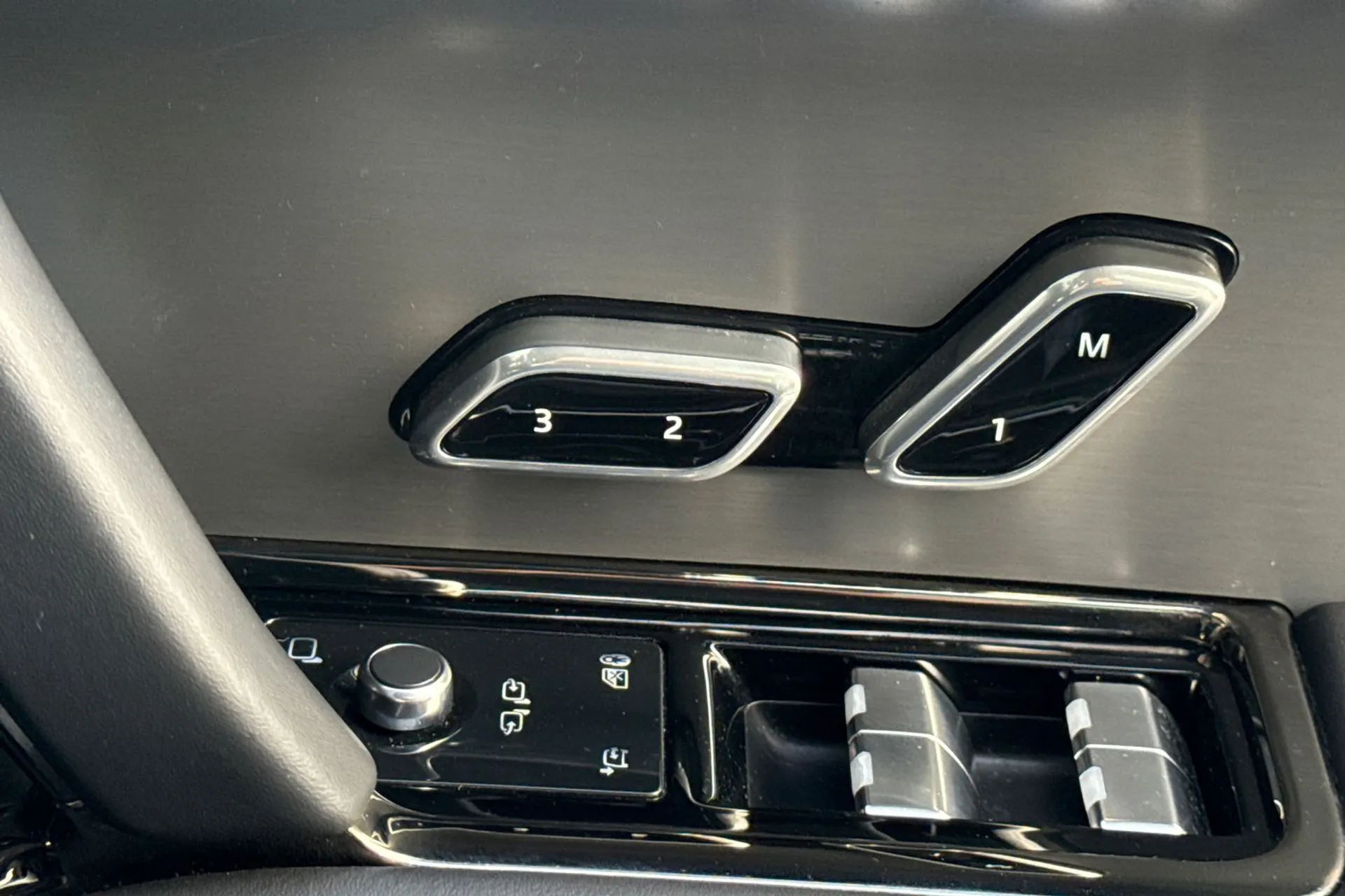 LAND ROVER RANGE ROVER SPORT thumbnail image number 51