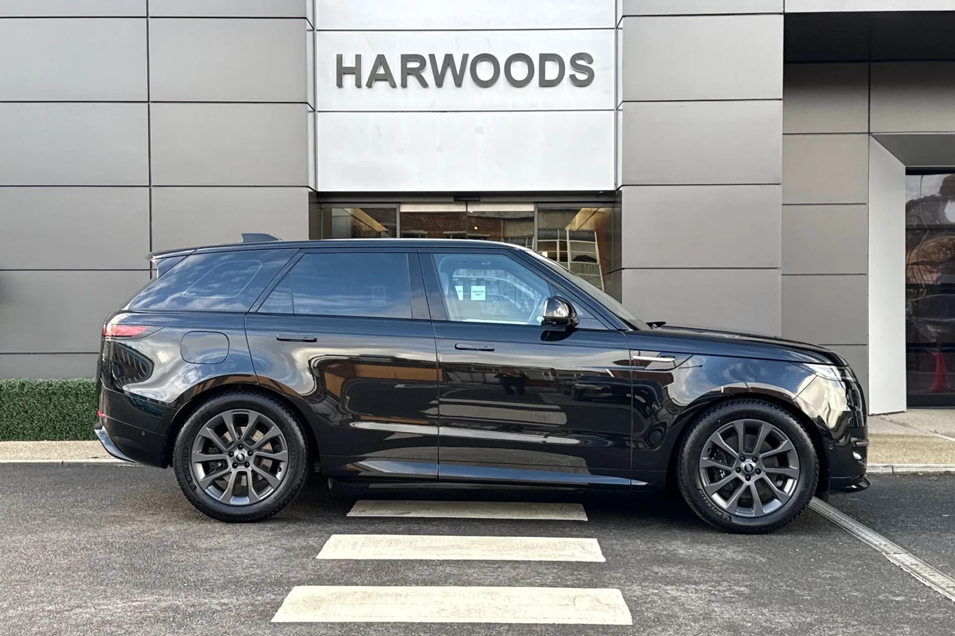 LAND ROVER RANGE ROVER SPORT thumbnail image number 2